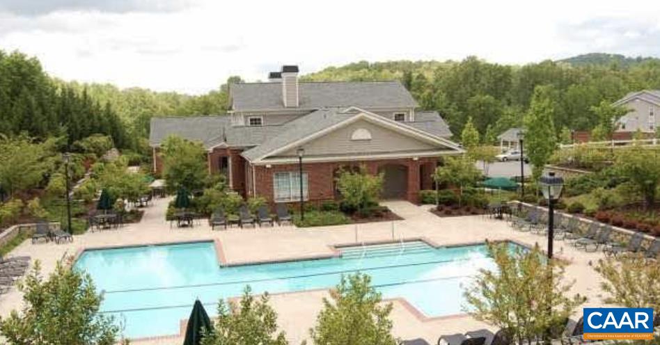 190 YELLOWSTONE DR Unit: 201