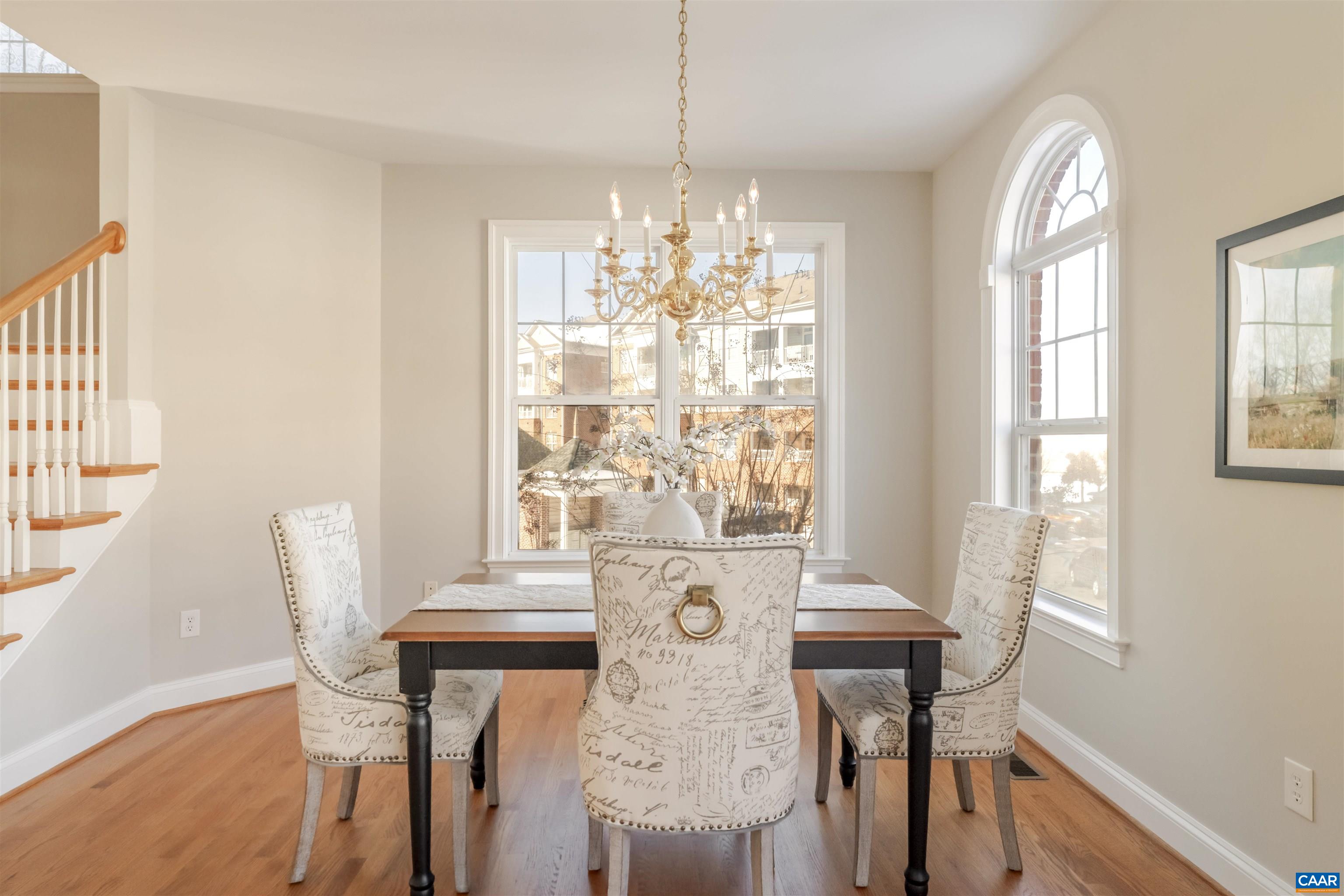 1045 GLENWOOD STATION LN