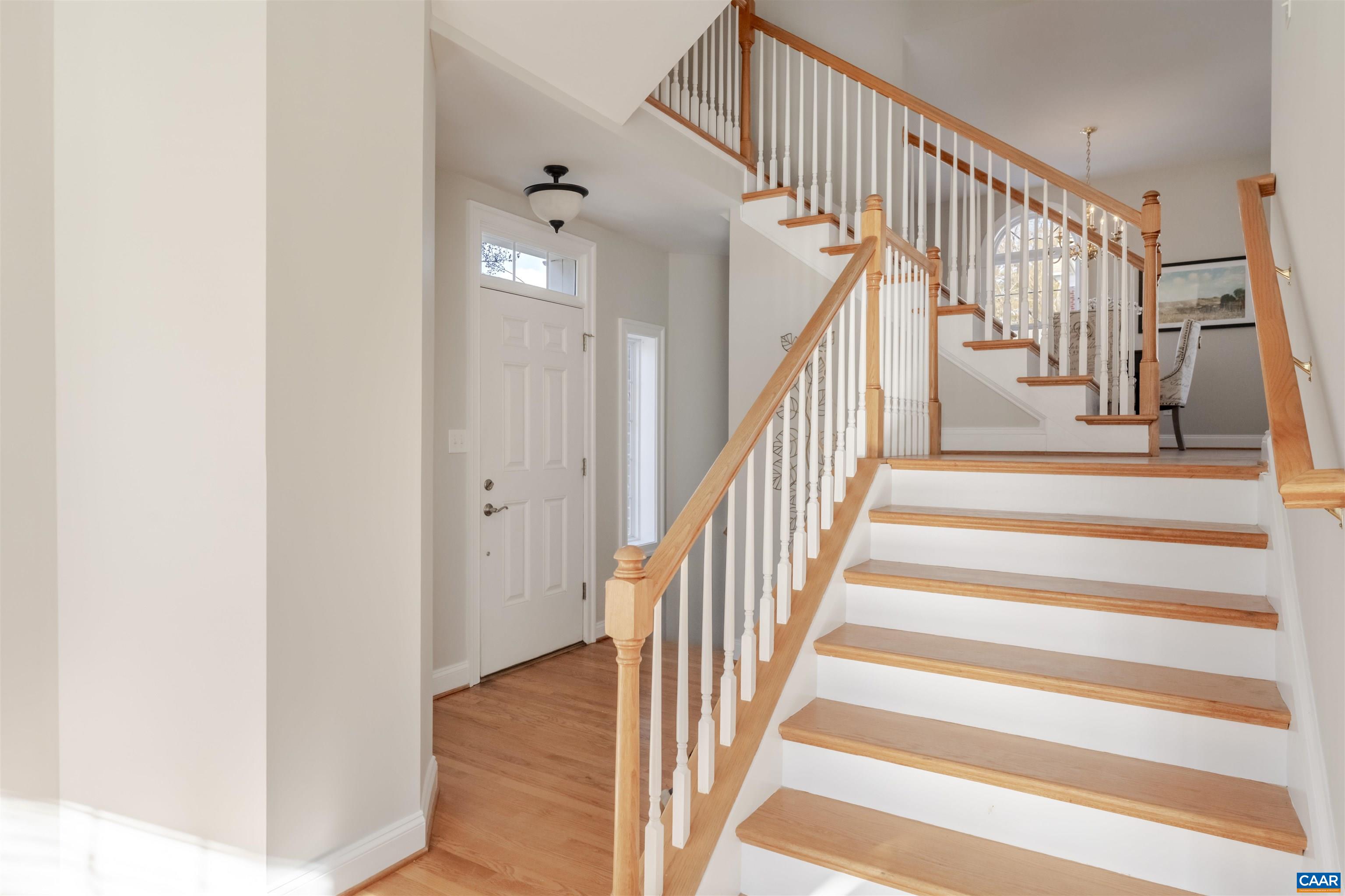 1045 GLENWOOD STATION LN