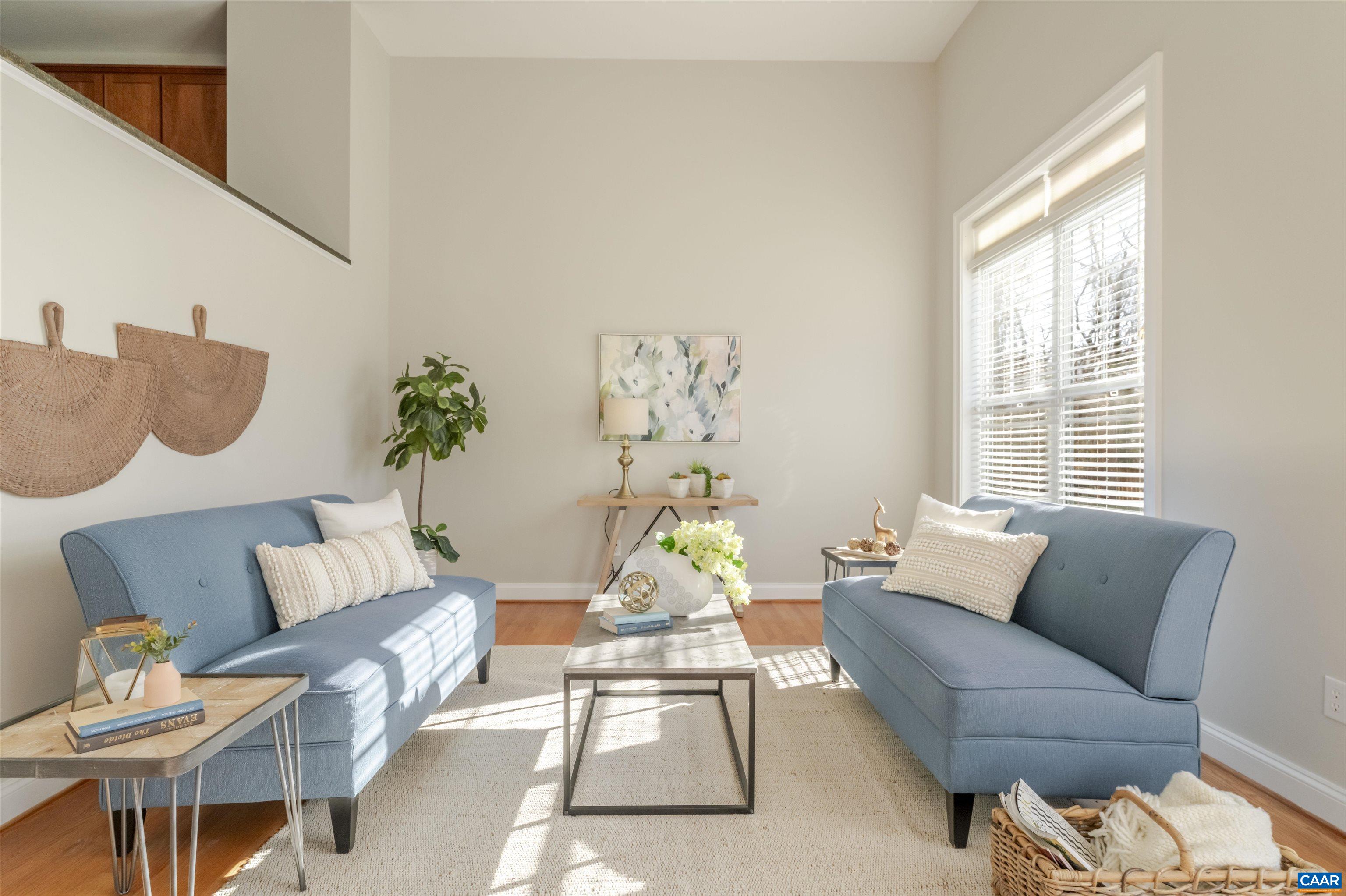 1045 GLENWOOD STATION LN