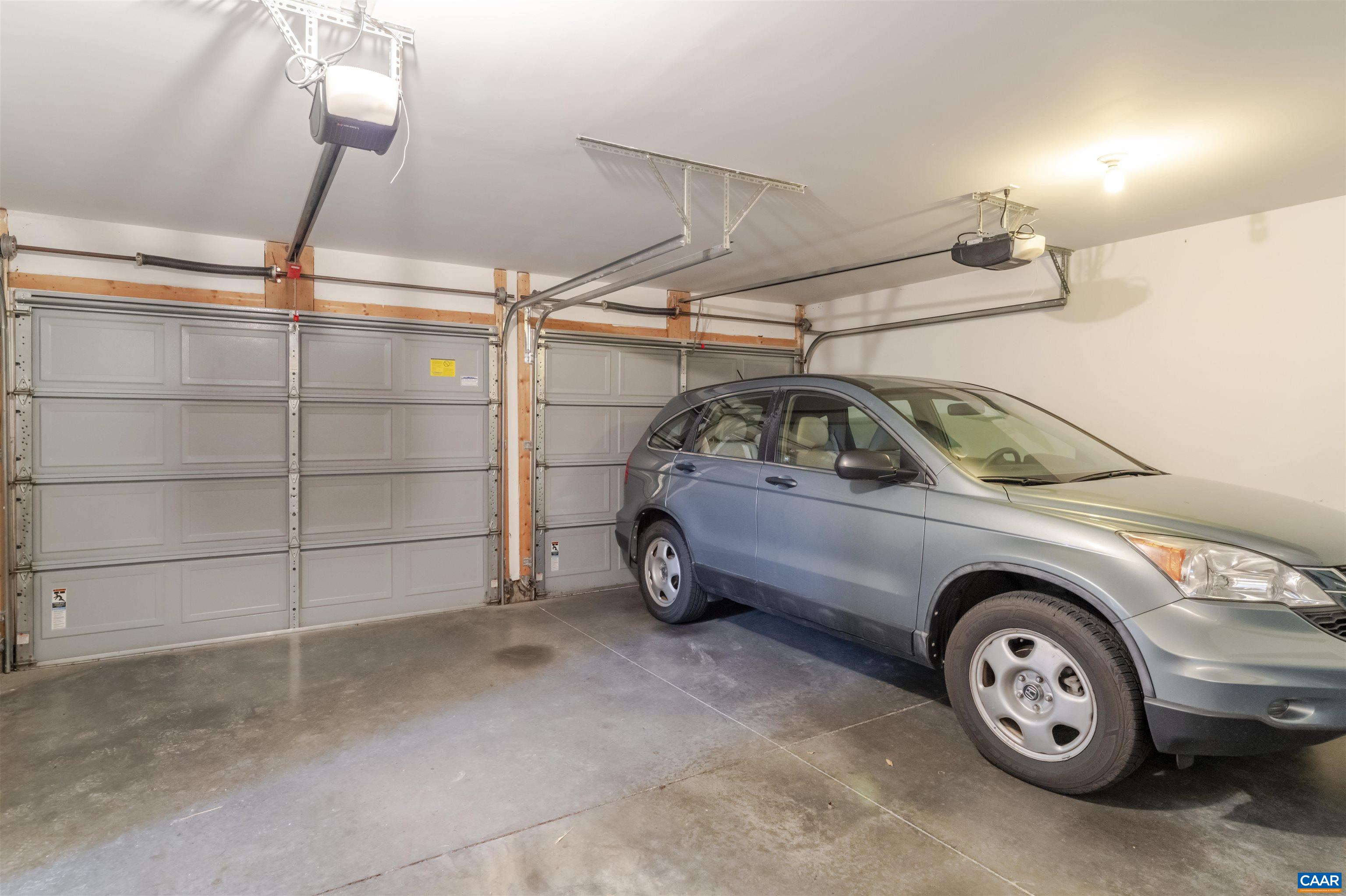 1045 GLENWOOD STATION LN