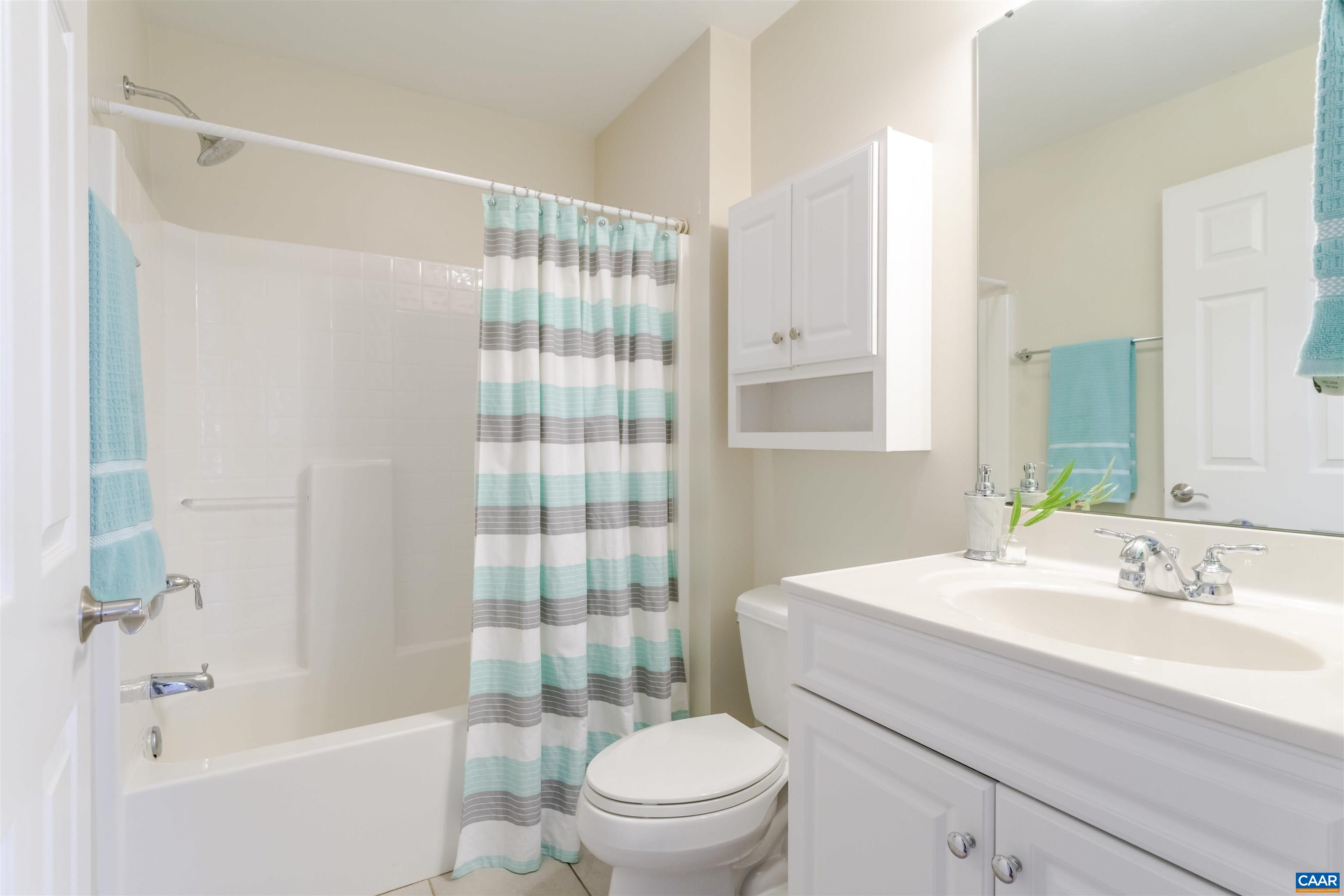 1045 GLENWOOD STATION LN