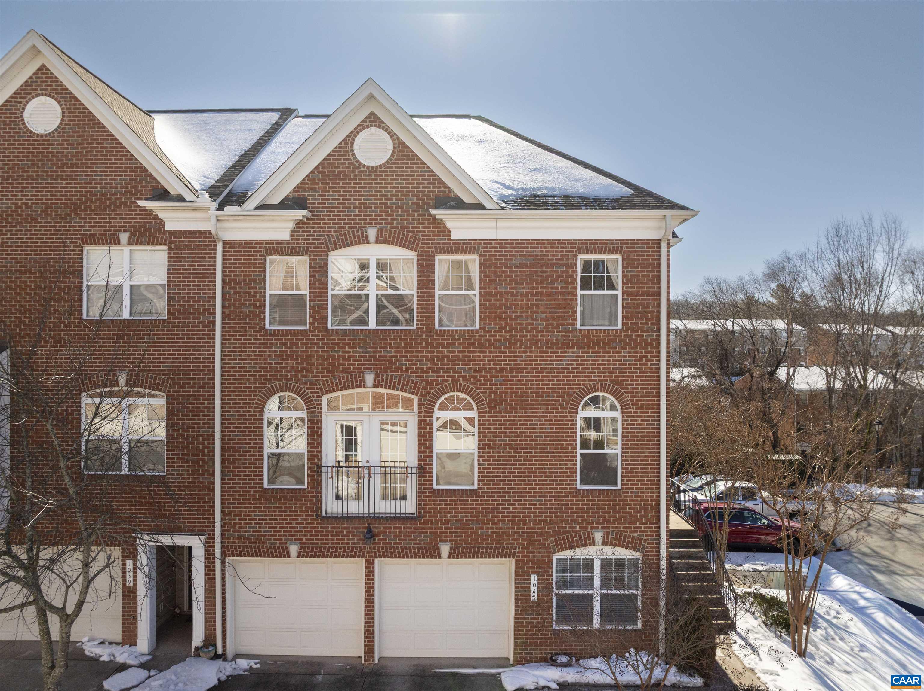 1045 GLENWOOD STATION LN