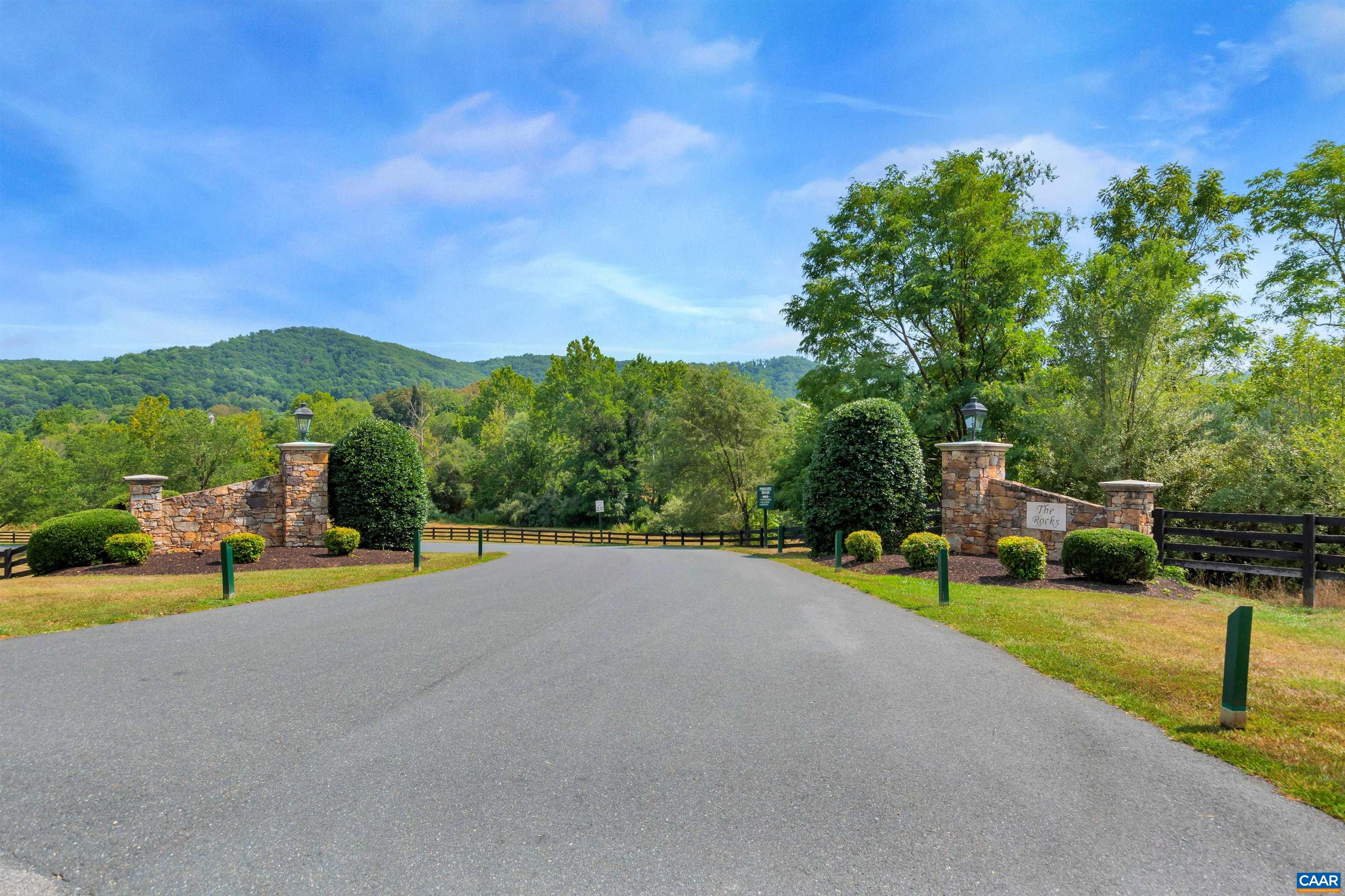 500 ROCKS FARM DR