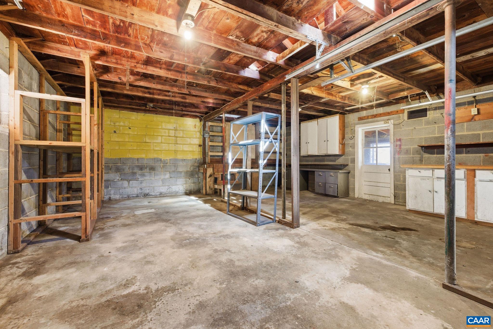 201 PALATINE AVE