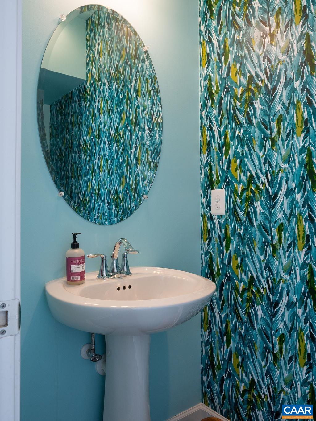 1011 STONEHENGE AVE EXT