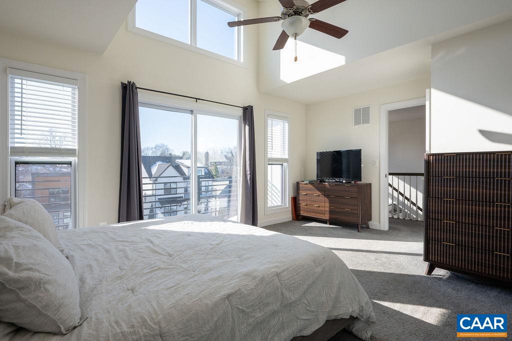 1011 STONEHENGE AVE EXT