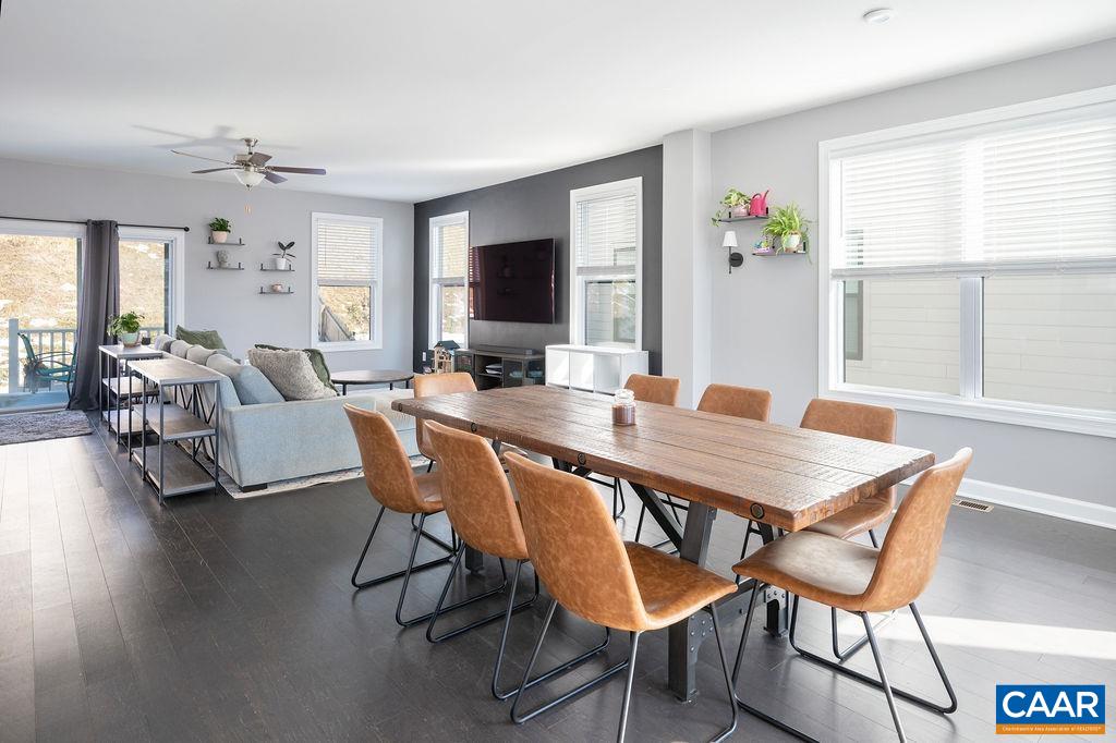 1011 STONEHENGE AVE EXT