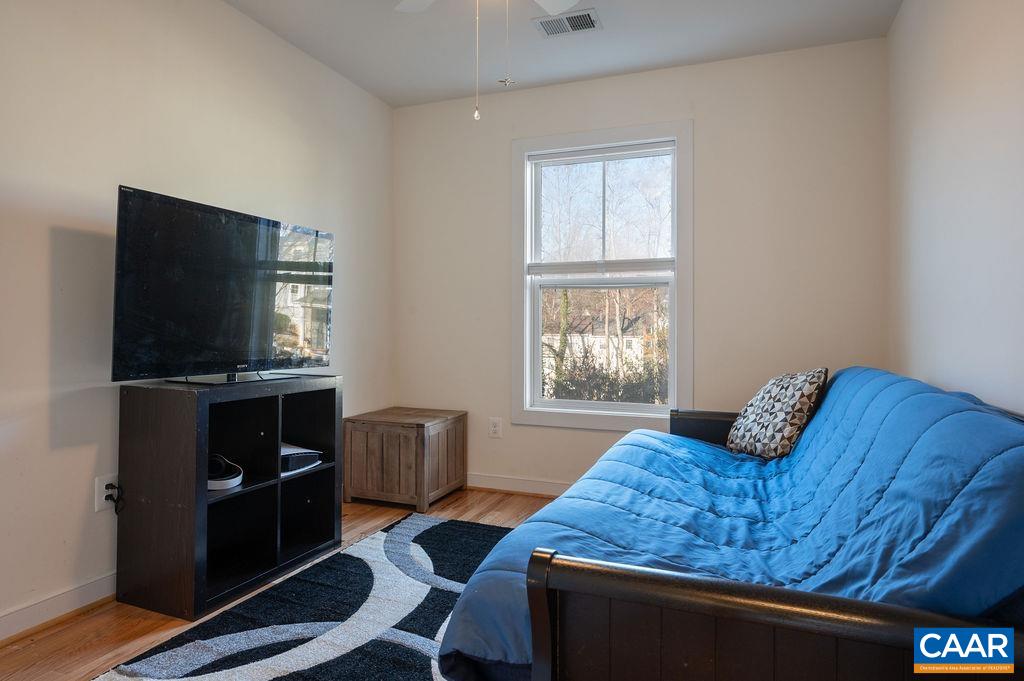 103 LONGWOOD DR Unit: E