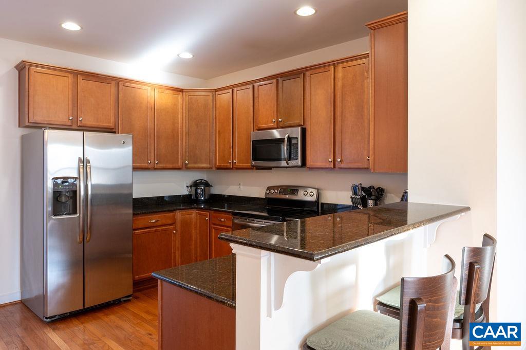 103 LONGWOOD DR Unit: E