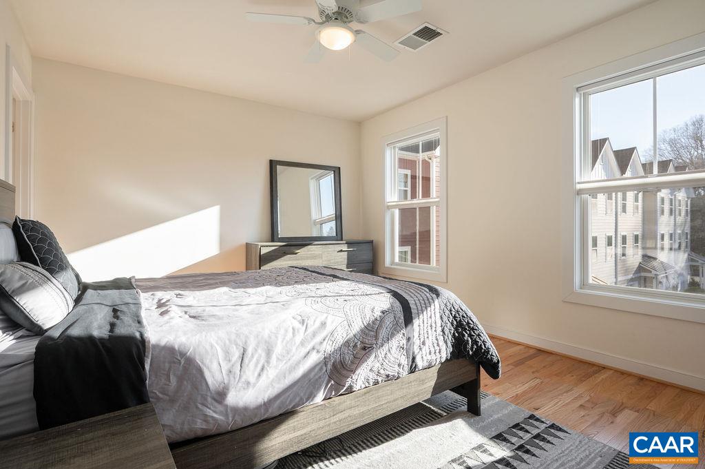 103 LONGWOOD DR Unit: E