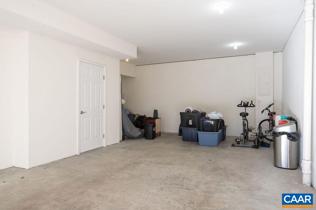 103 LONGWOOD DR Unit: E