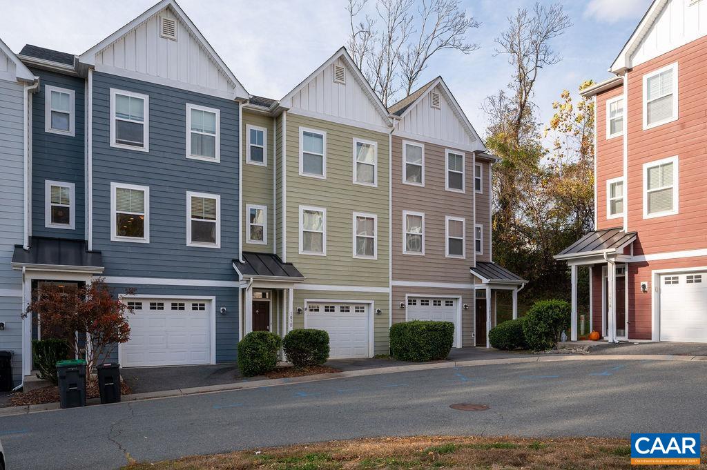 103 LONGWOOD DR Unit: E