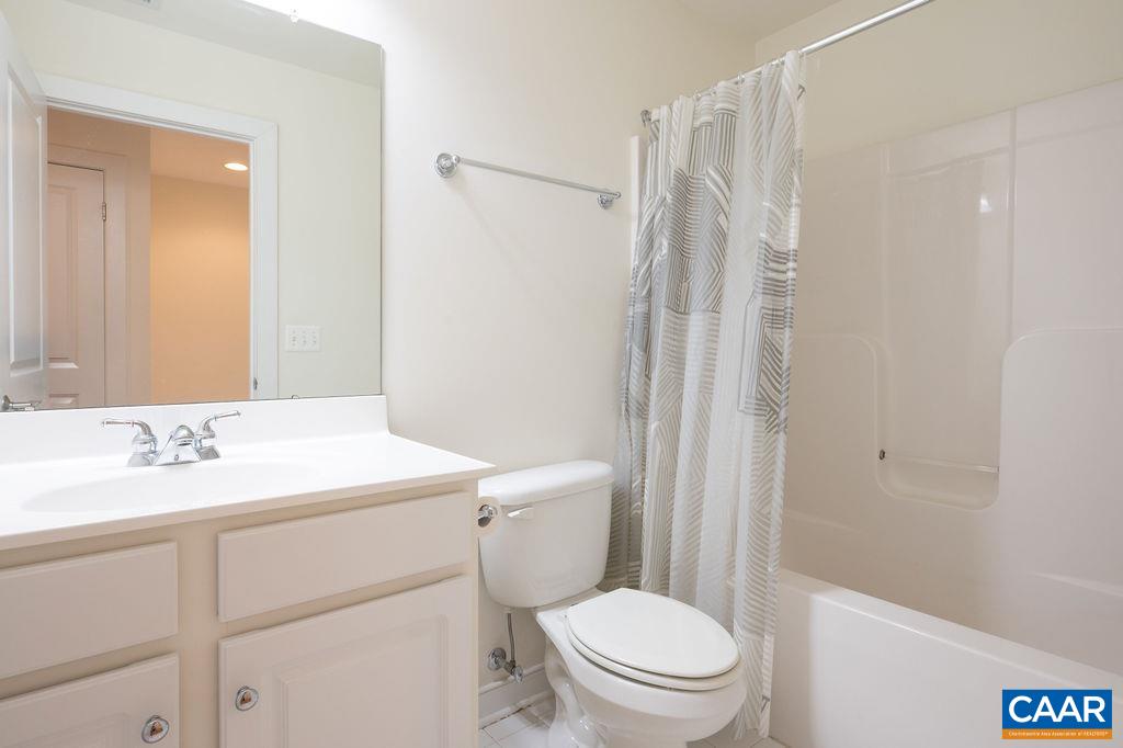 103 LONGWOOD DR Unit: E