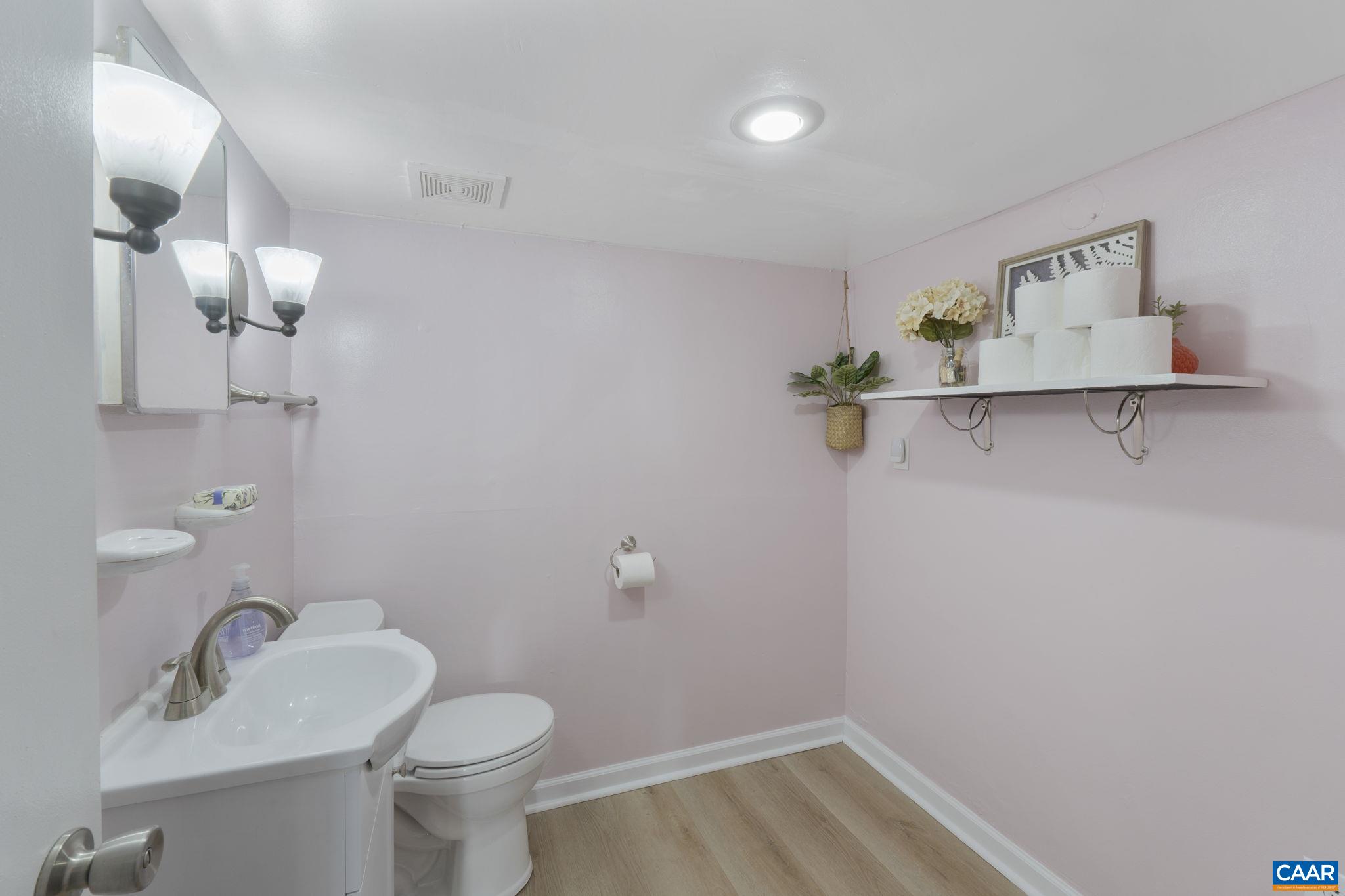 1319 RIVERDALE DR