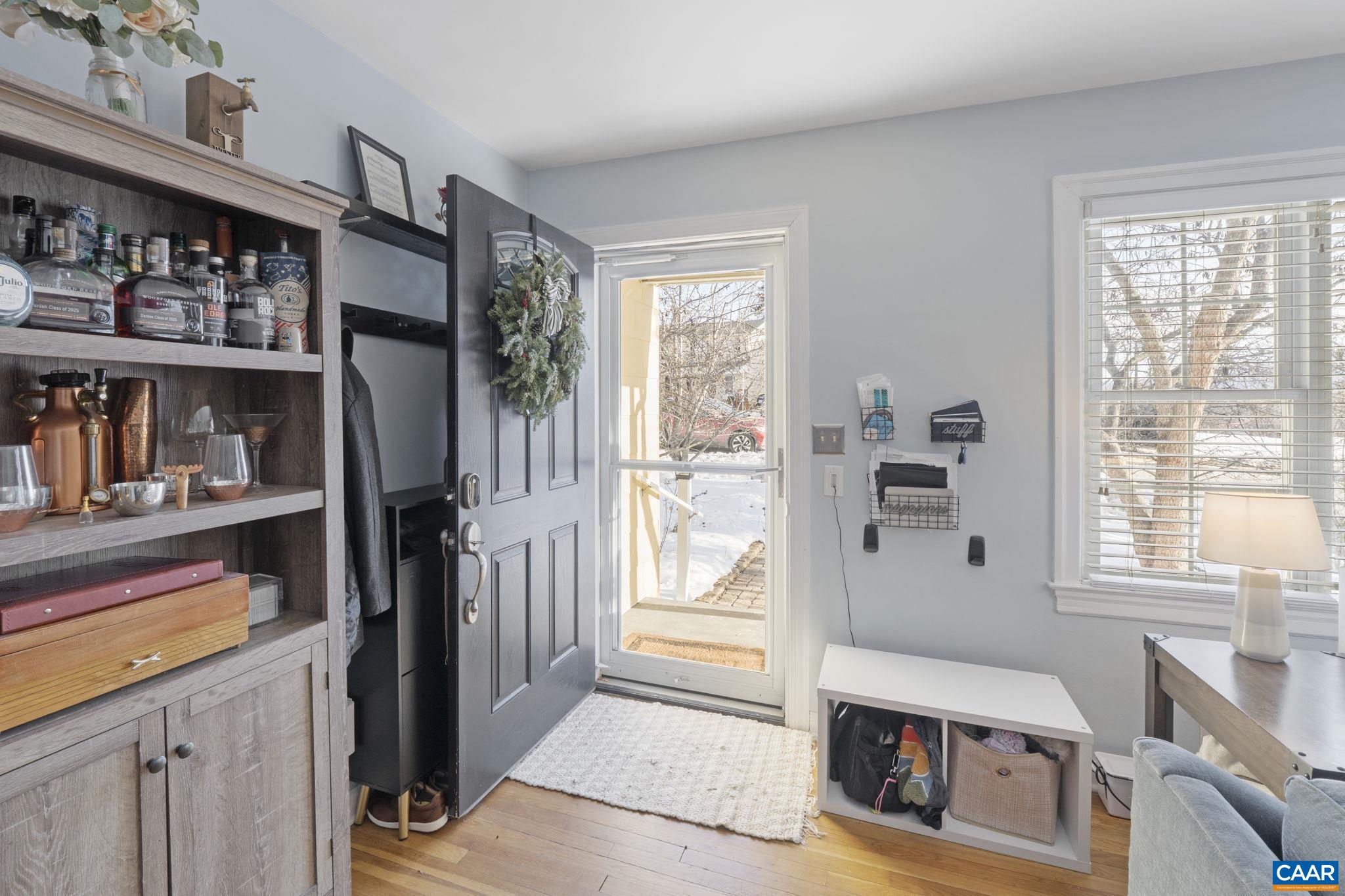 1319 RIVERDALE DR