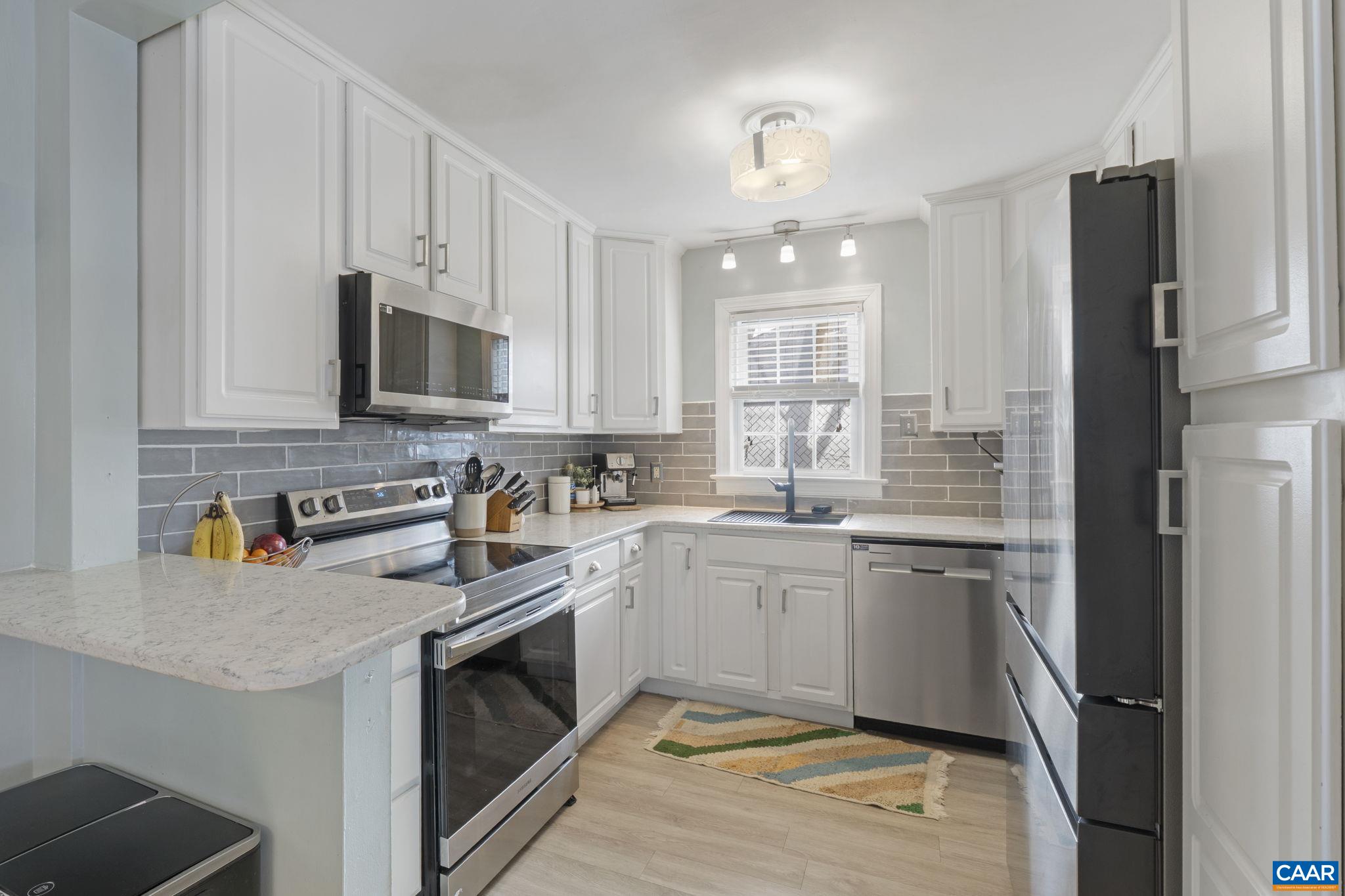 1319 RIVERDALE DR