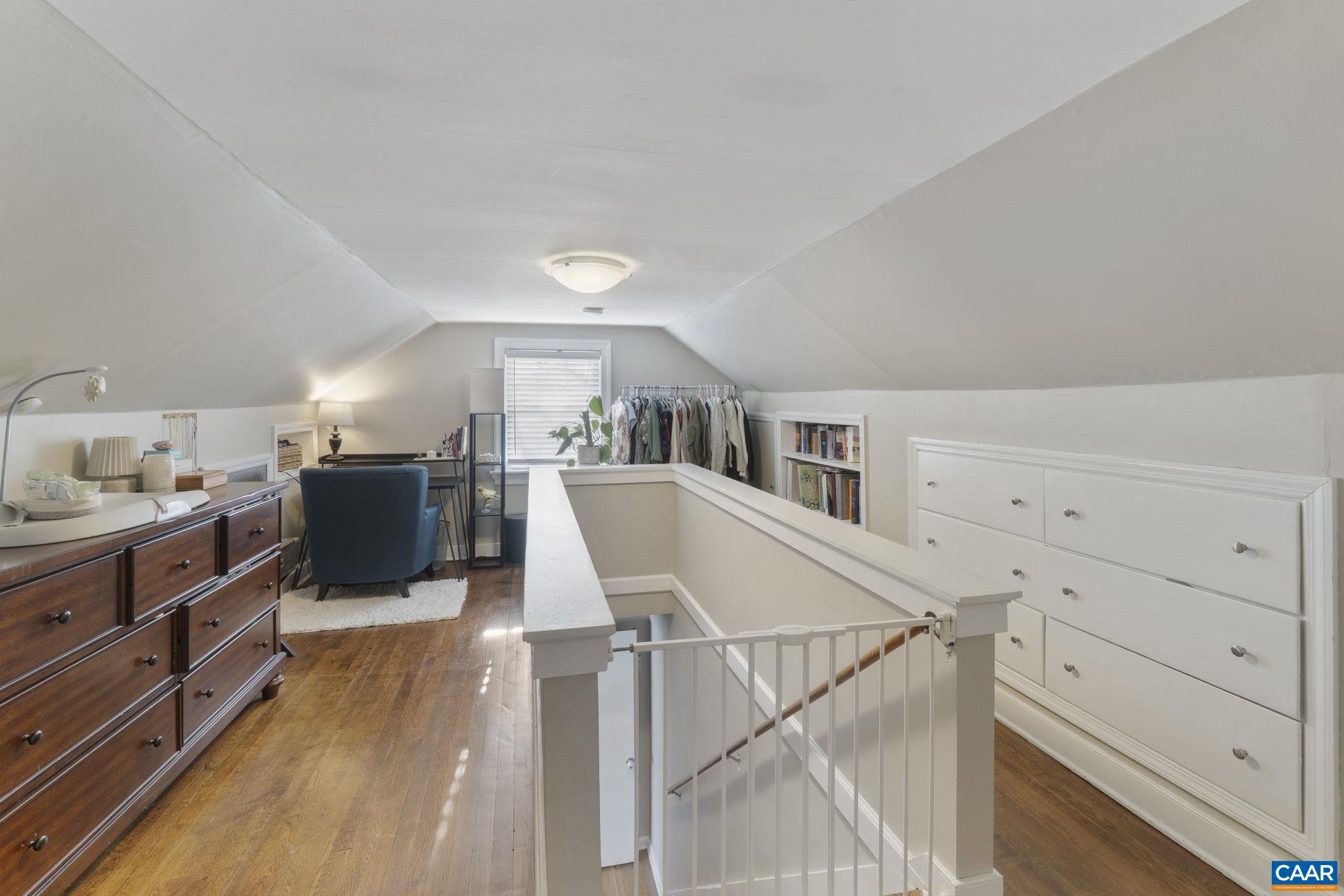 1319 RIVERDALE DR