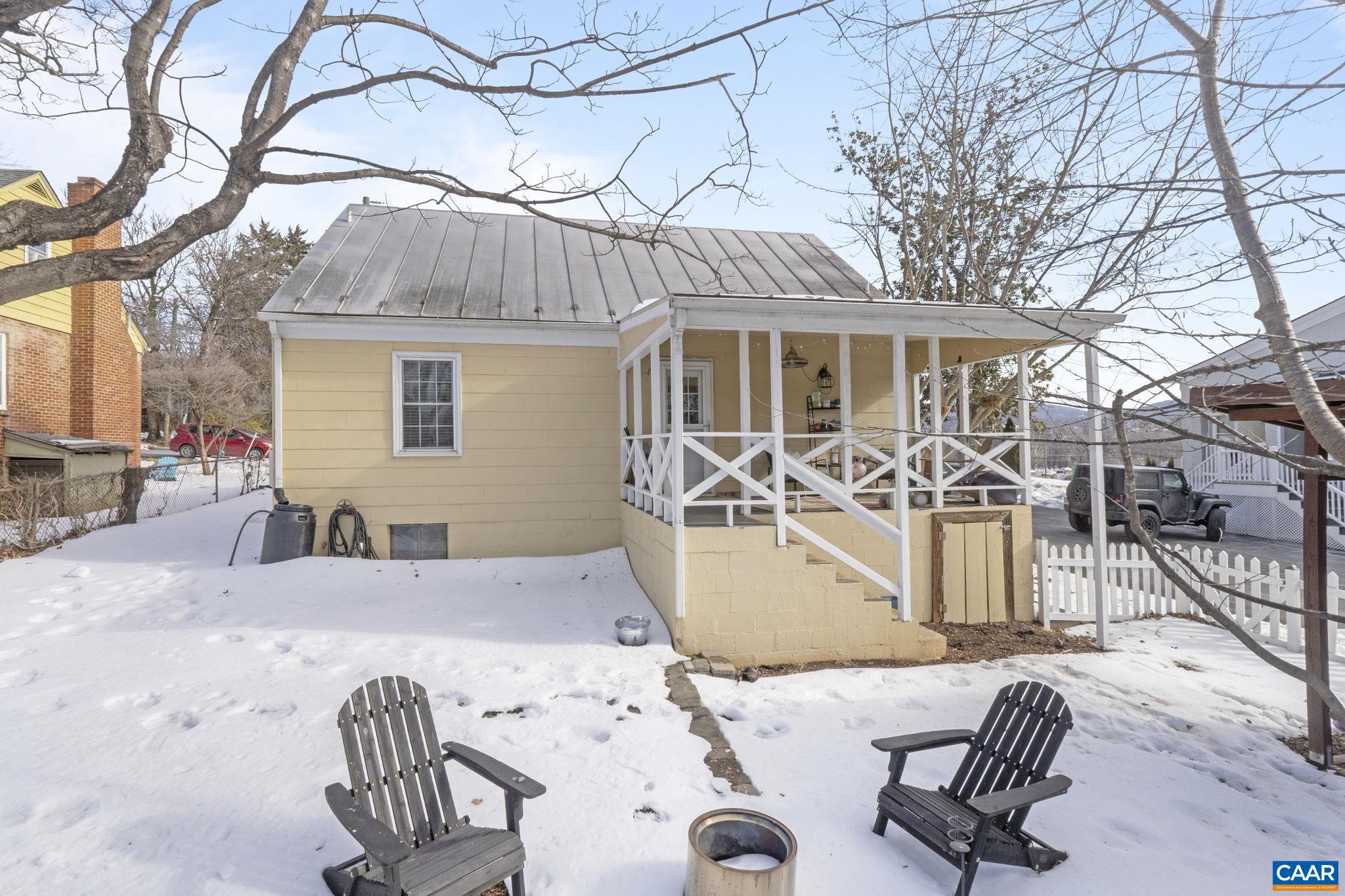 1319 RIVERDALE DR