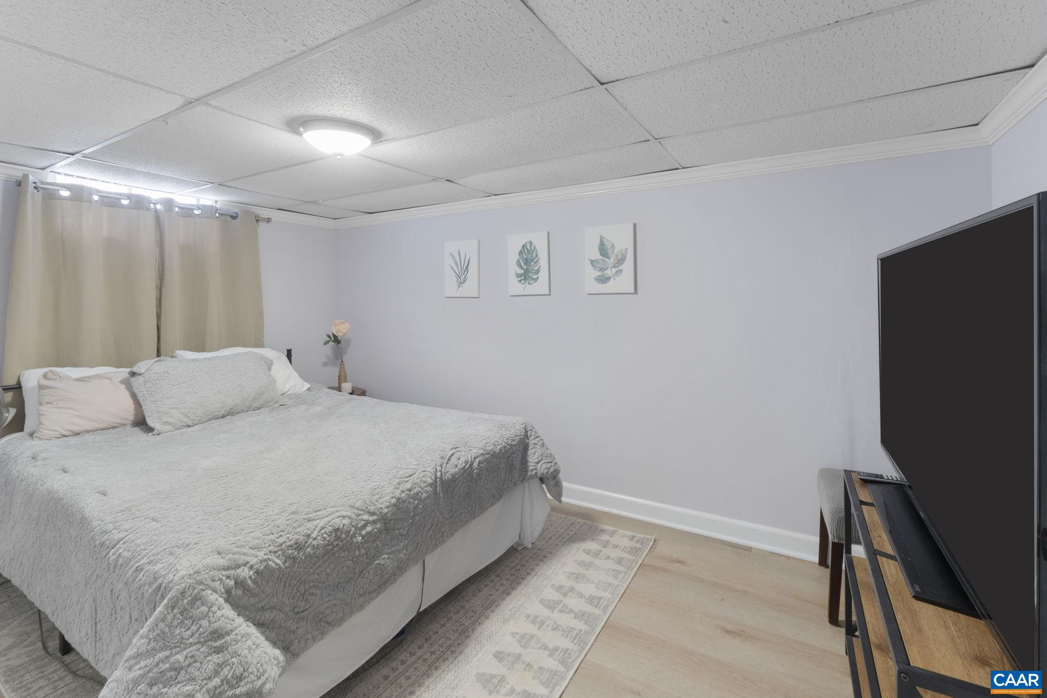 1319 RIVERDALE DR