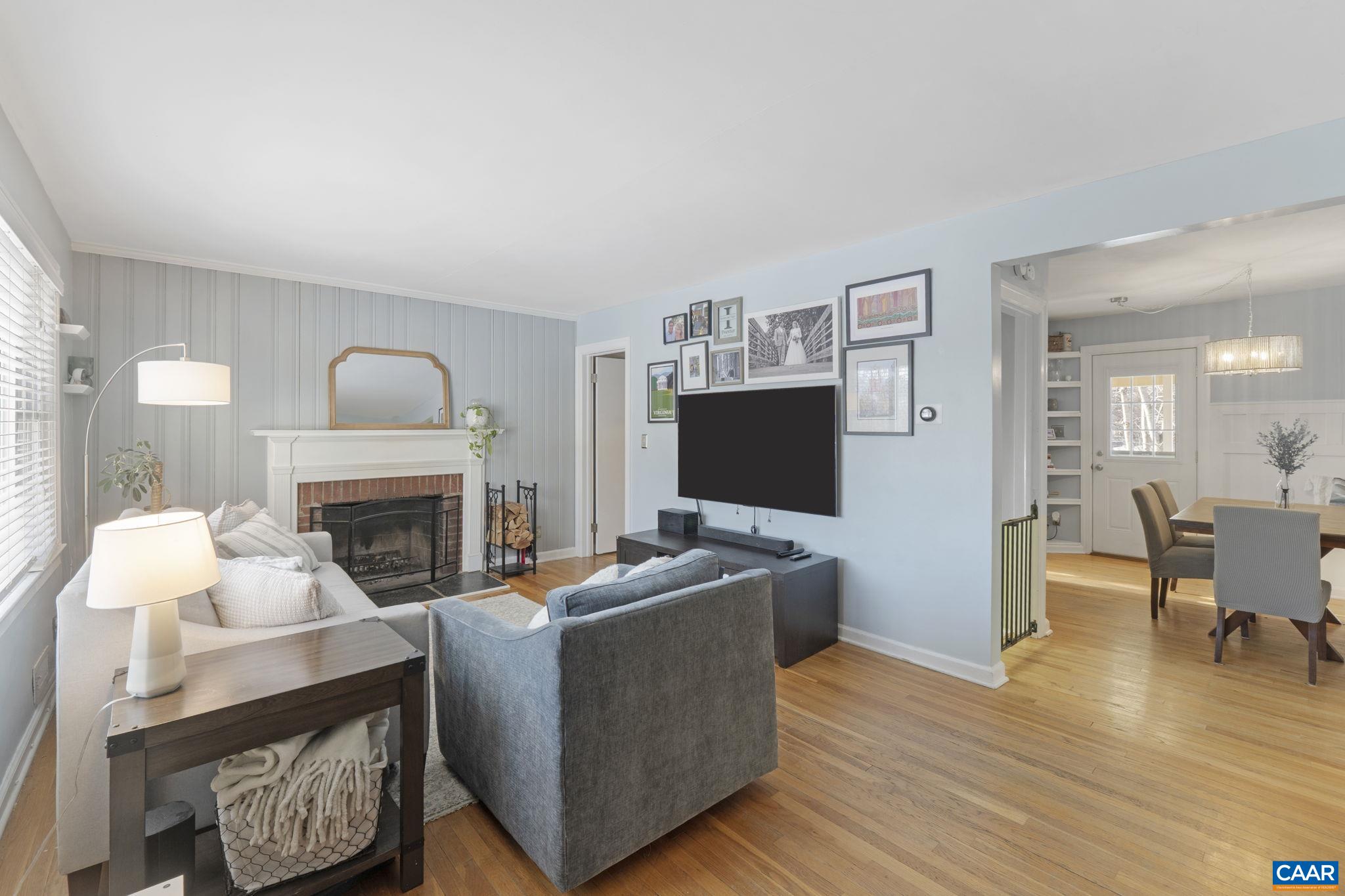 1319 RIVERDALE DR