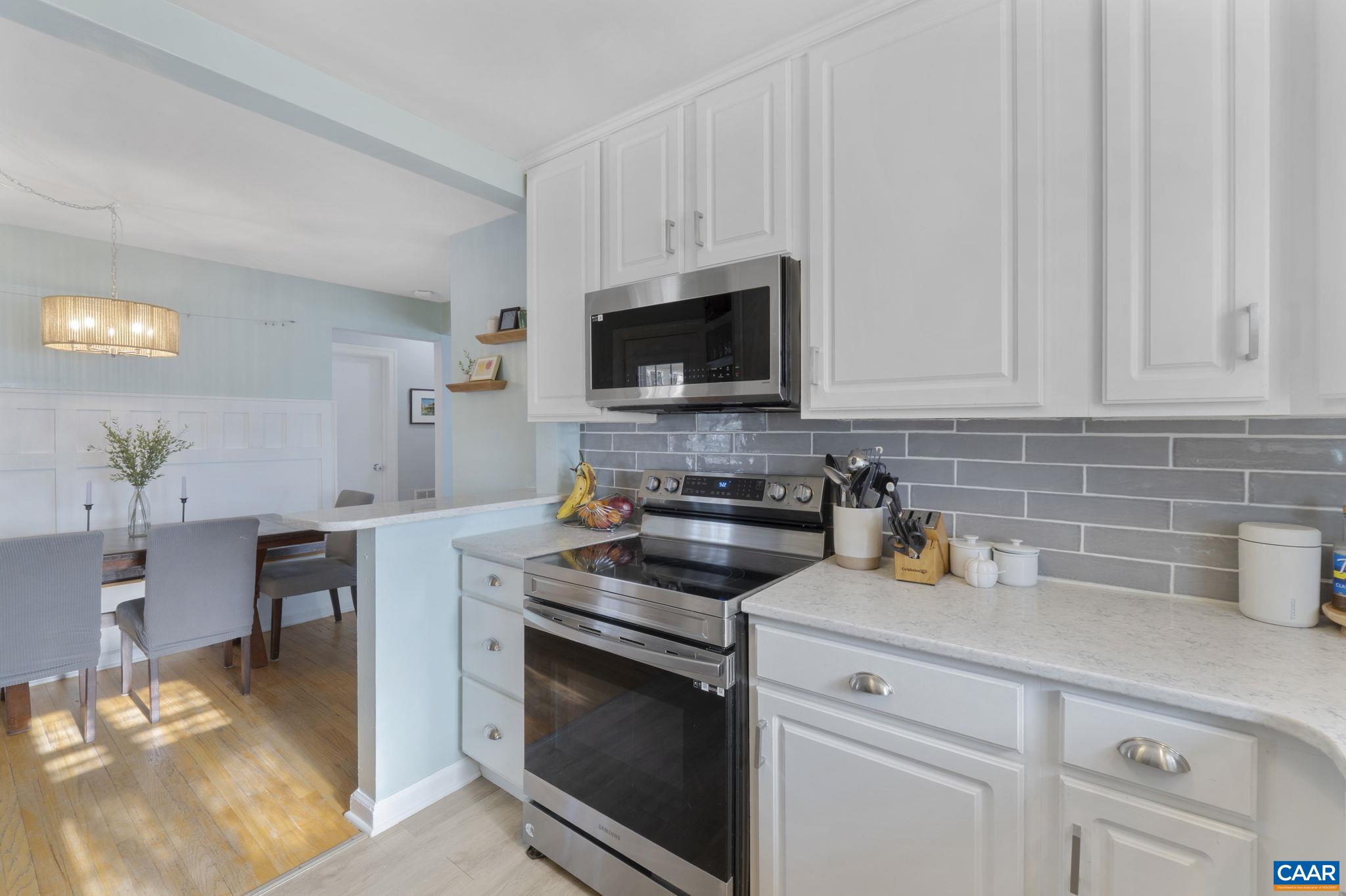 1319 RIVERDALE DR