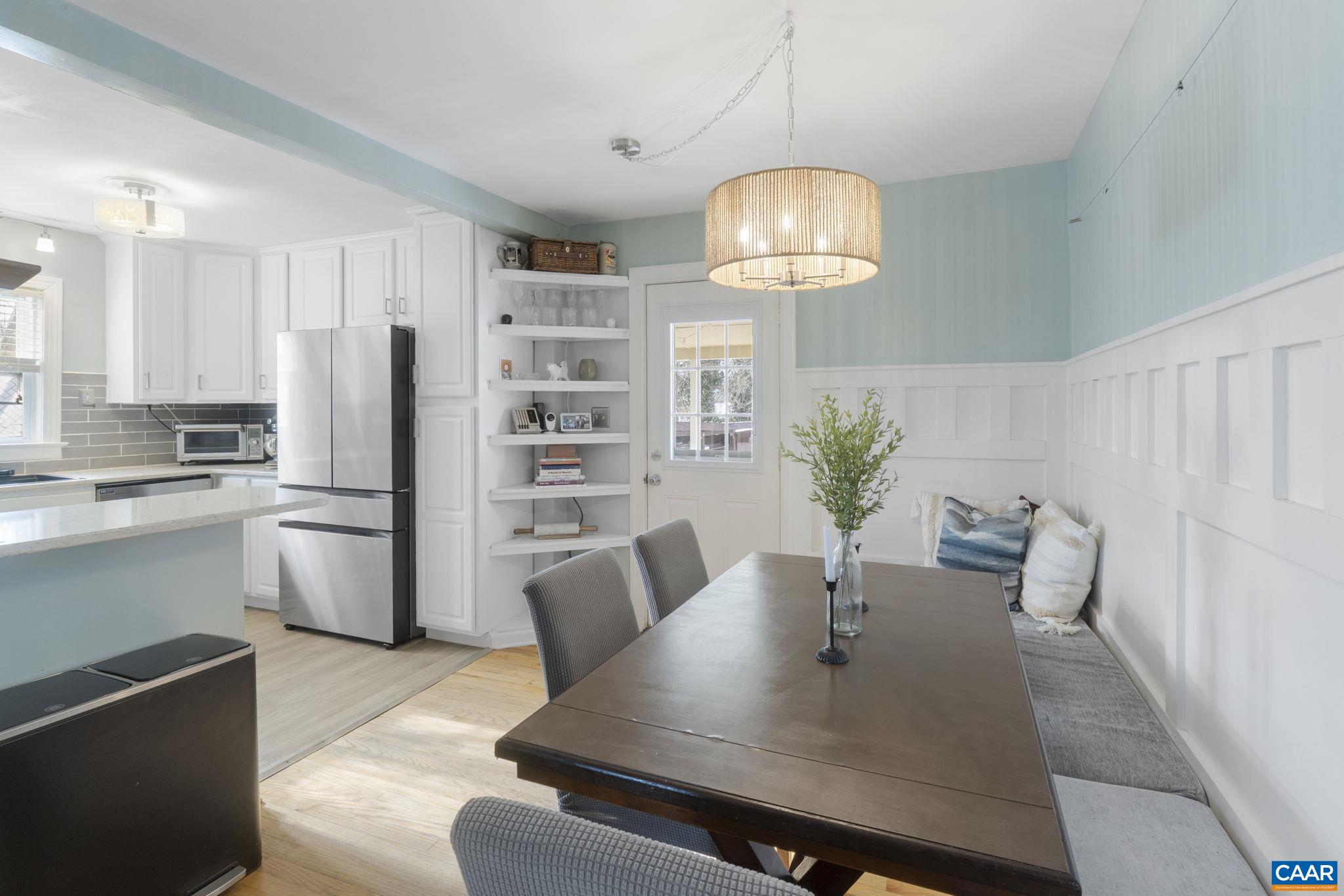 1319 RIVERDALE DR