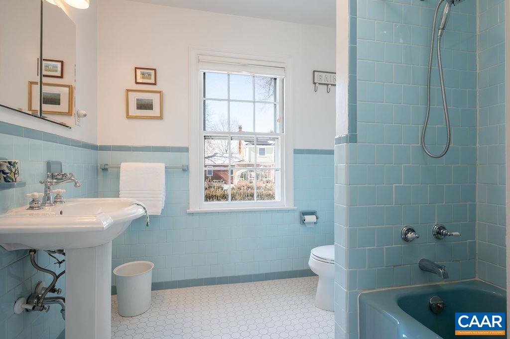 1621 MEADOWBROOK HEIGHTS RD