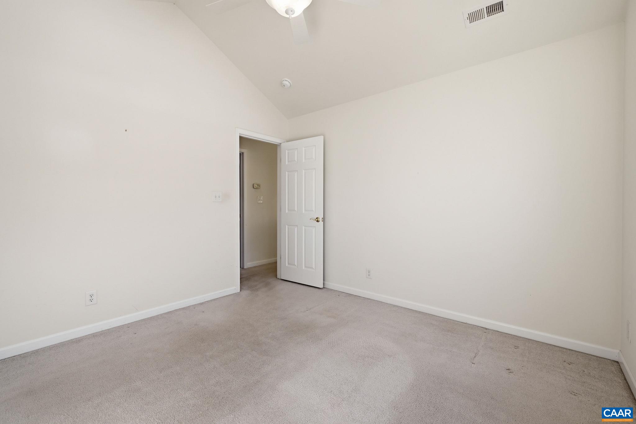 376 LAKE DR
