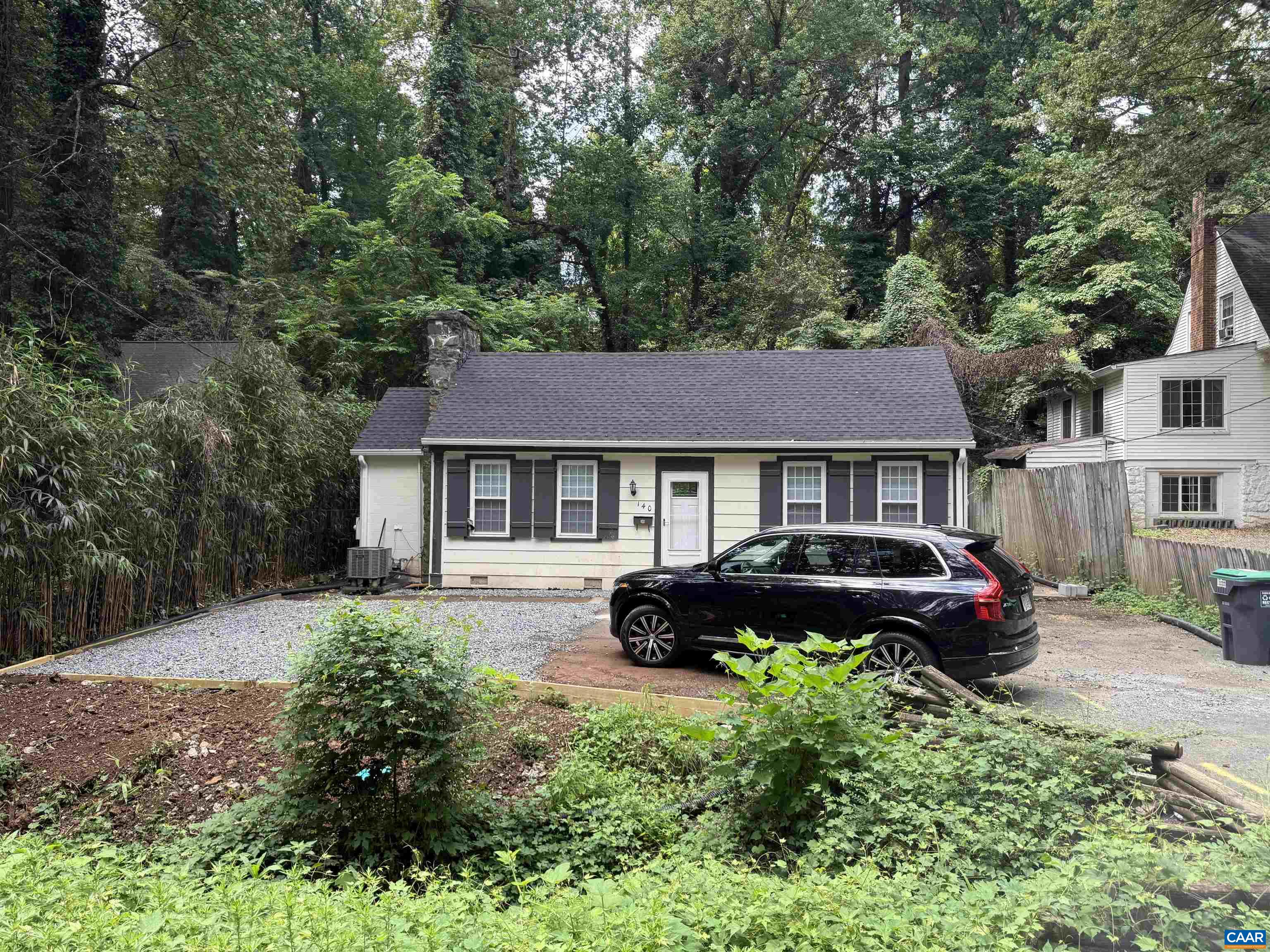 140 VALLEY RD