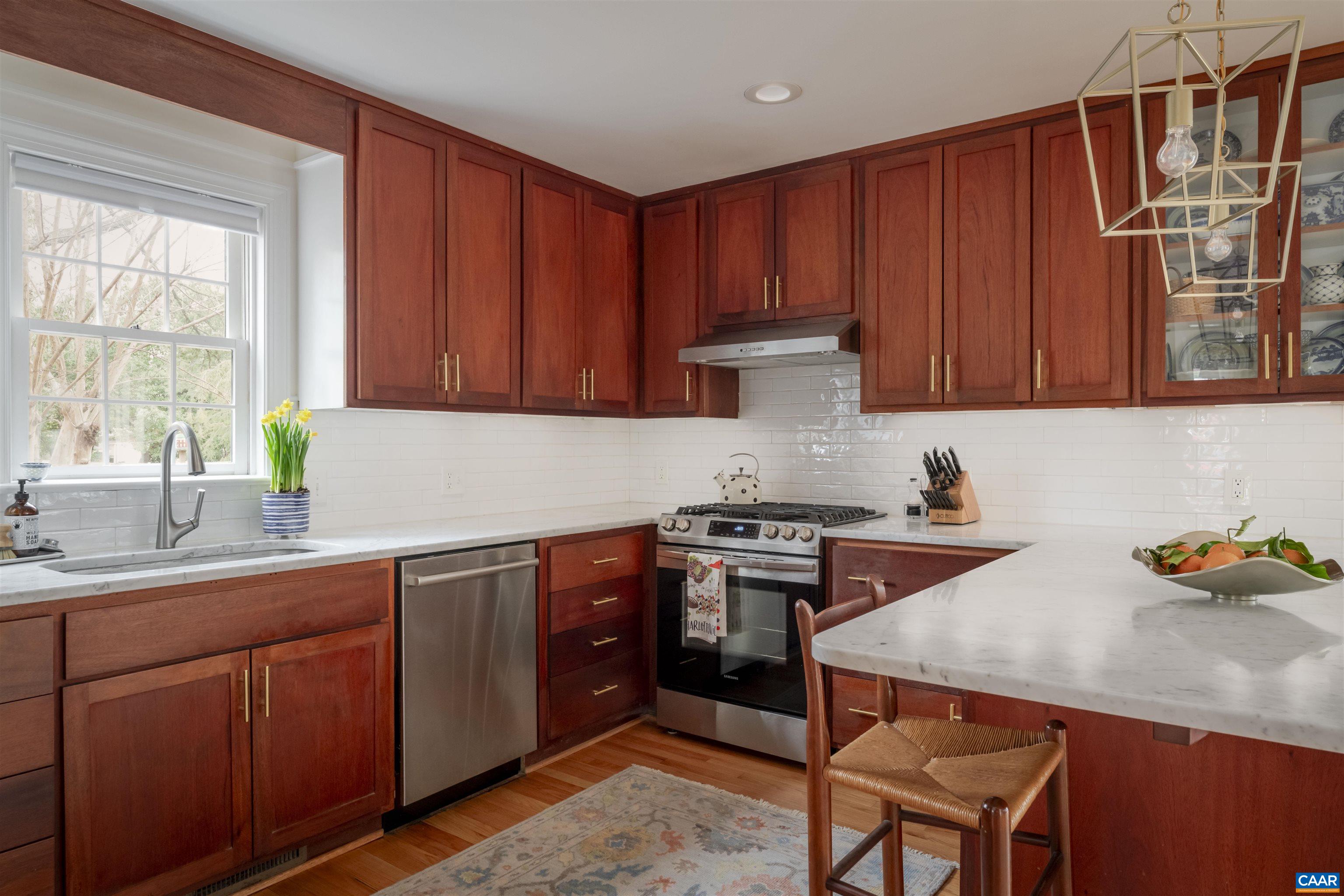 126 BOLLINGWOOD RD