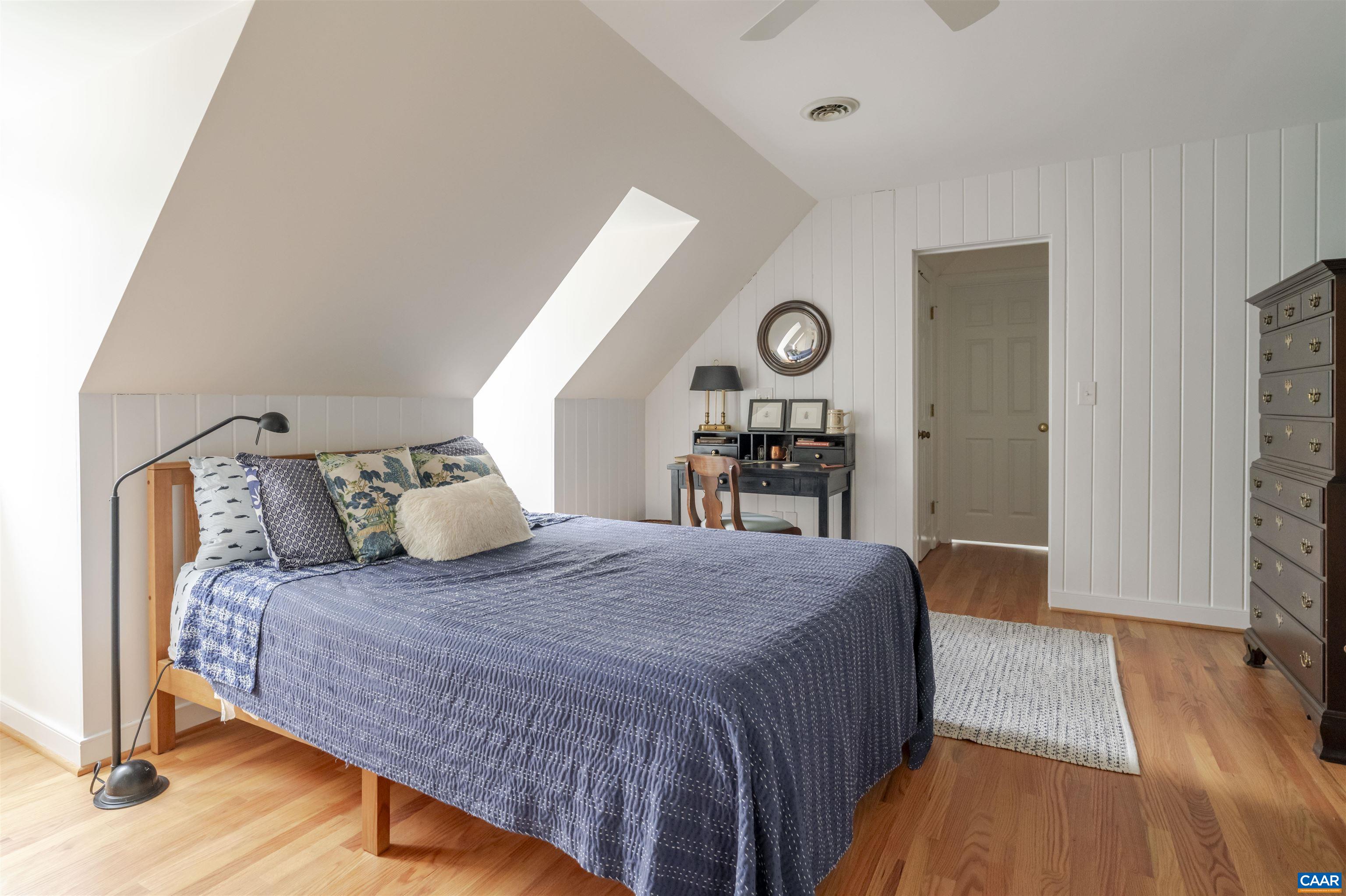 126 BOLLINGWOOD RD
