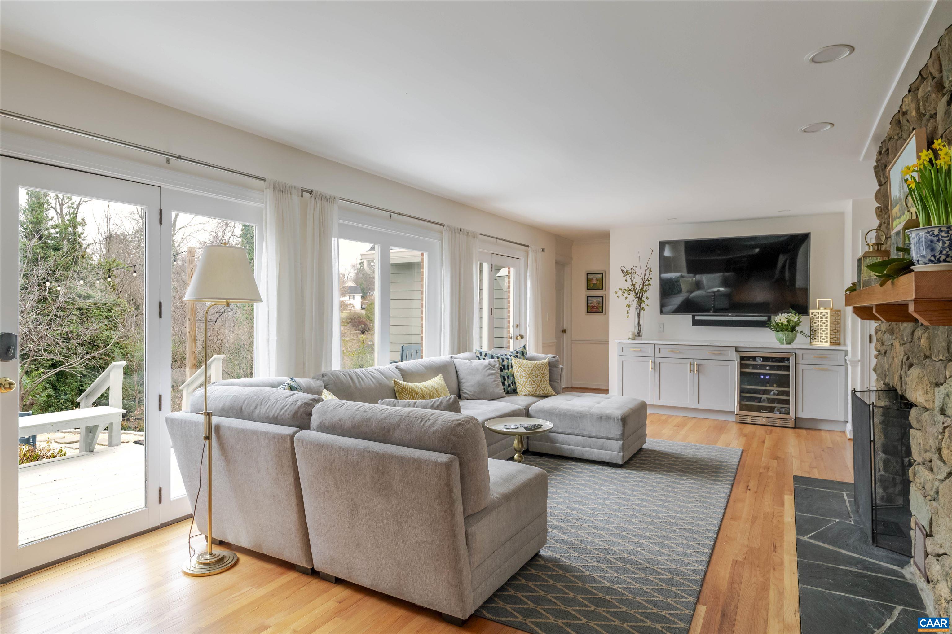 126 BOLLINGWOOD RD