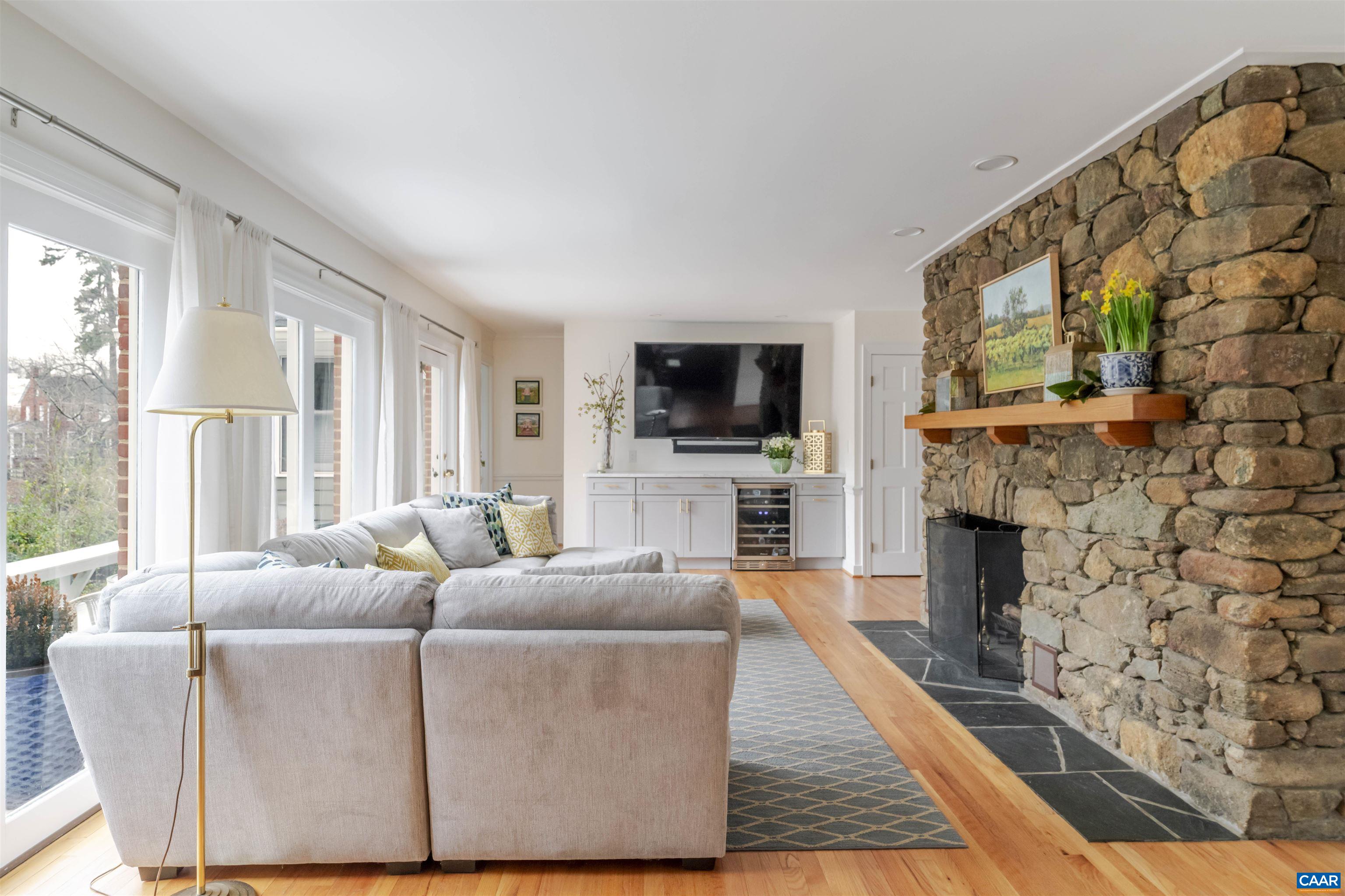 126 BOLLINGWOOD RD