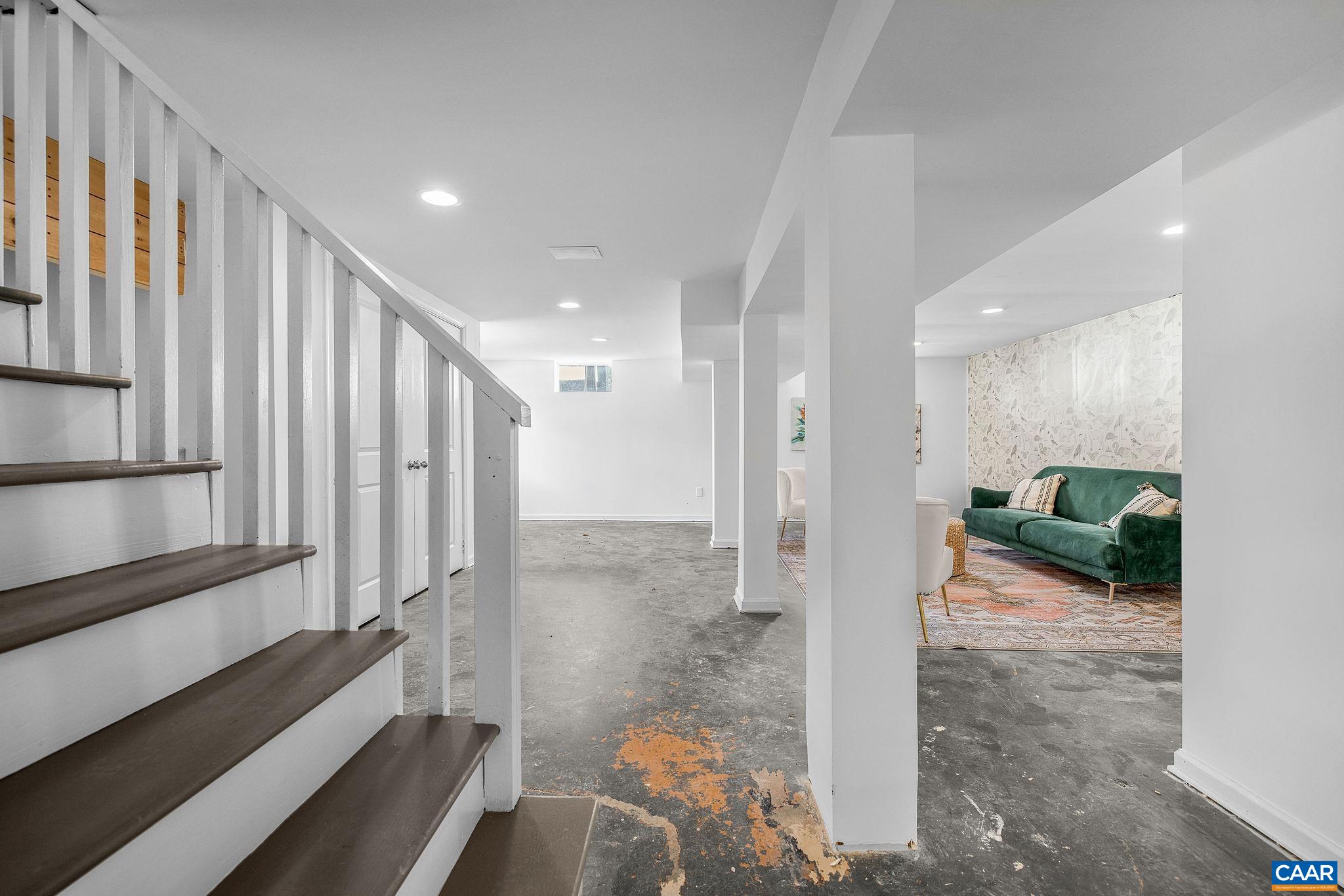 1411 BAKER ST