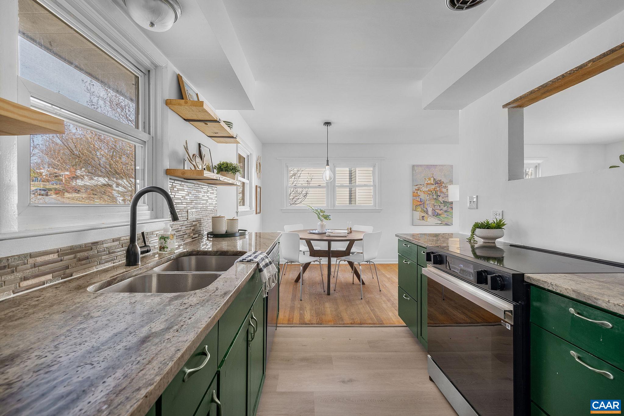 1411 BAKER ST