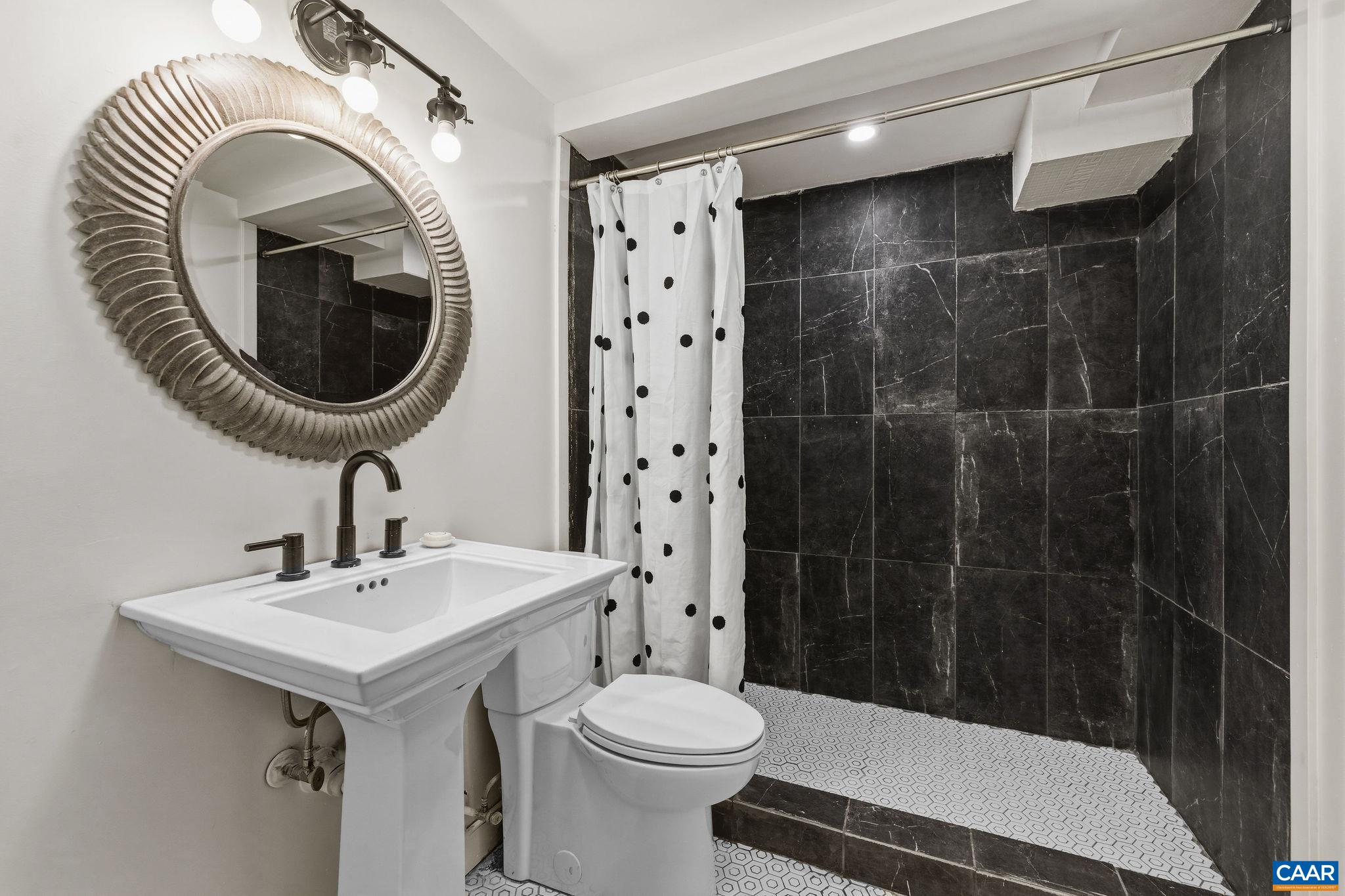 1411 BAKER ST