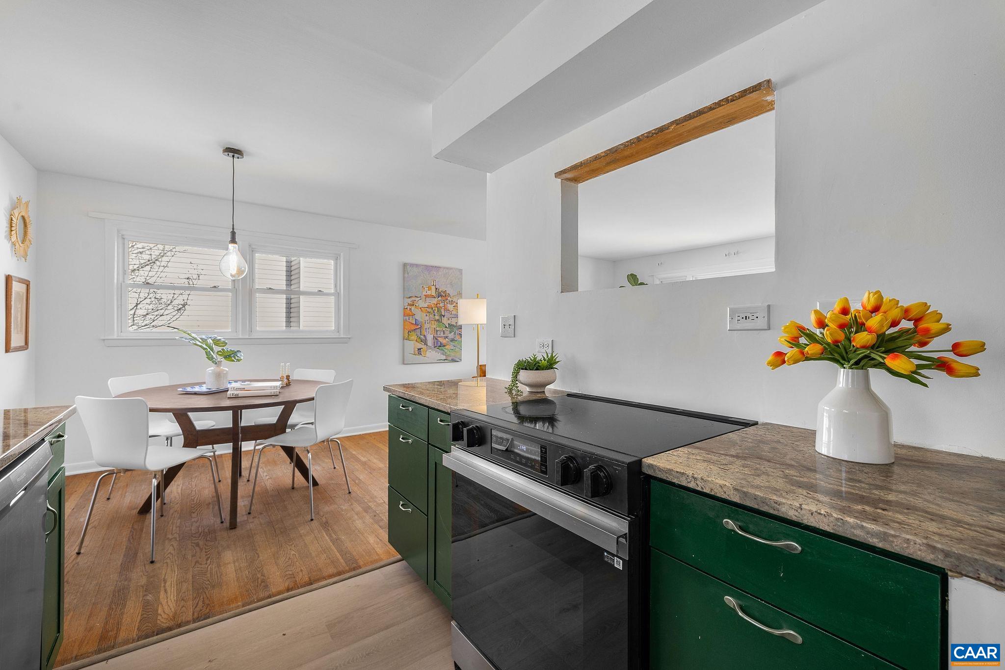 1411 BAKER ST