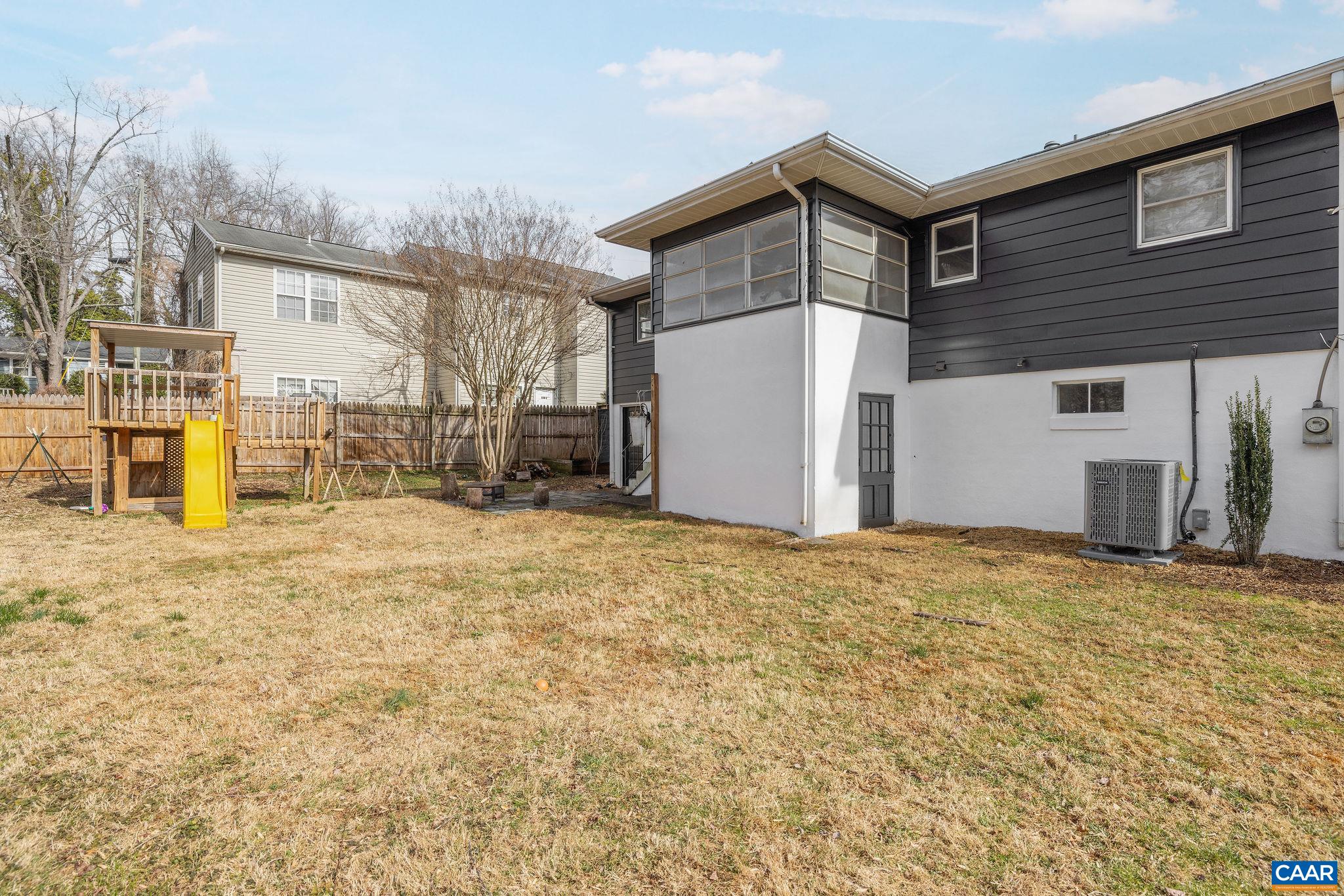1411 BAKER ST