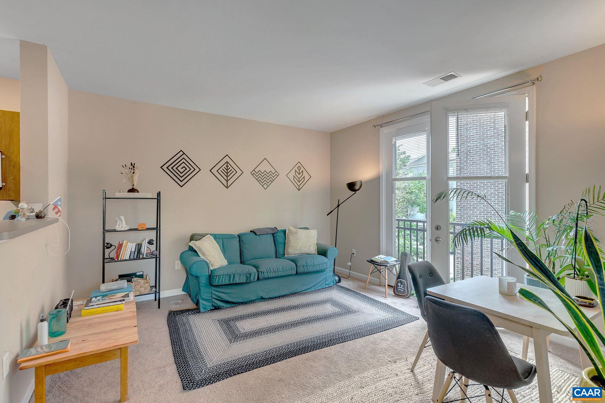 745 WALKER SQ Unit: 1A