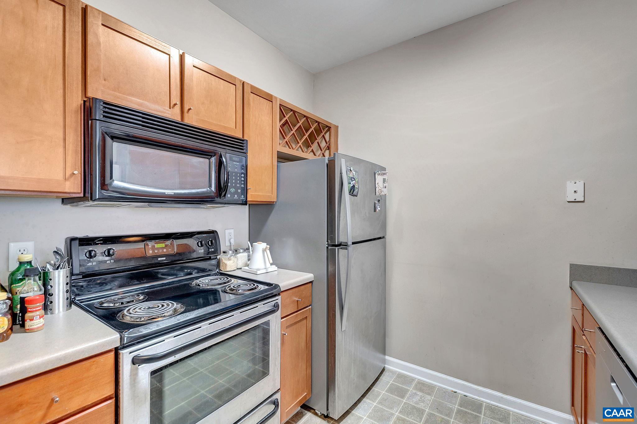 745 WALKER SQ Unit: 1A