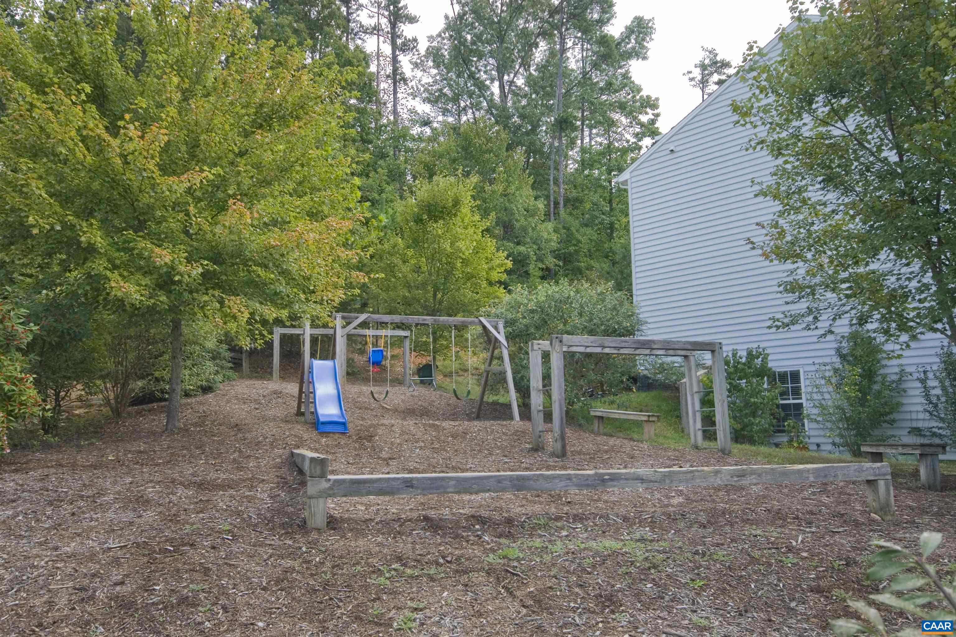 972 TOWNE LN