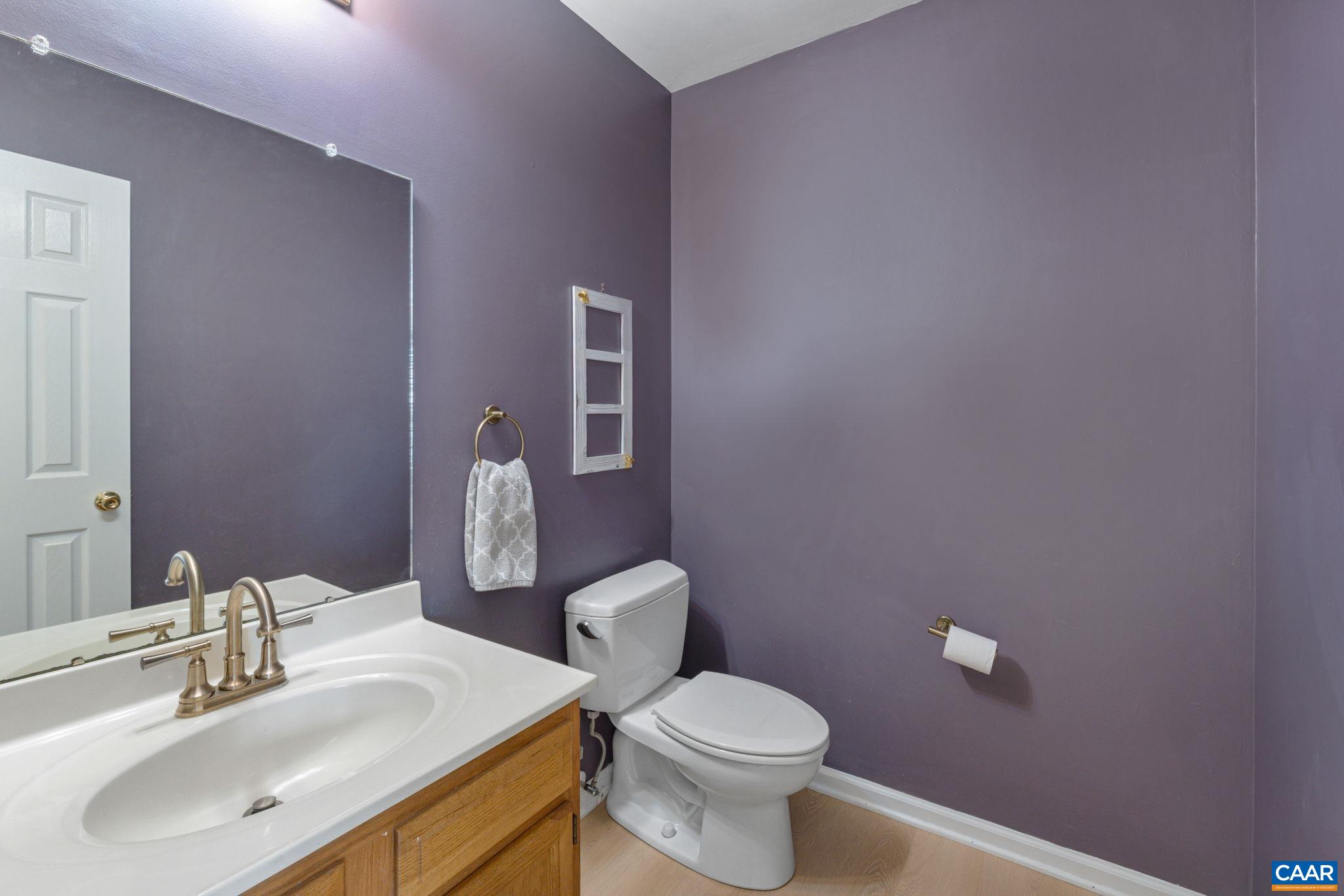 972 TOWNE LN