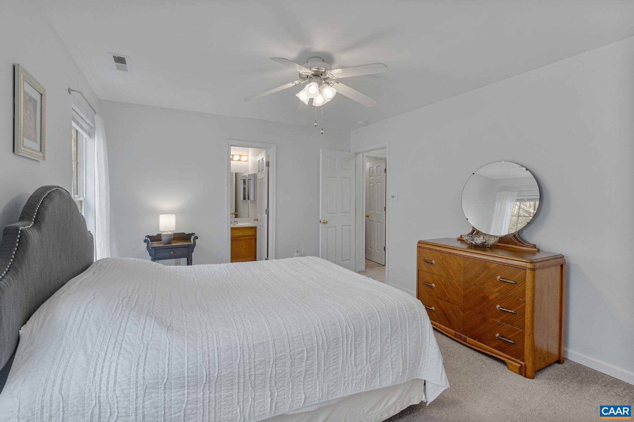 972 TOWNE LN