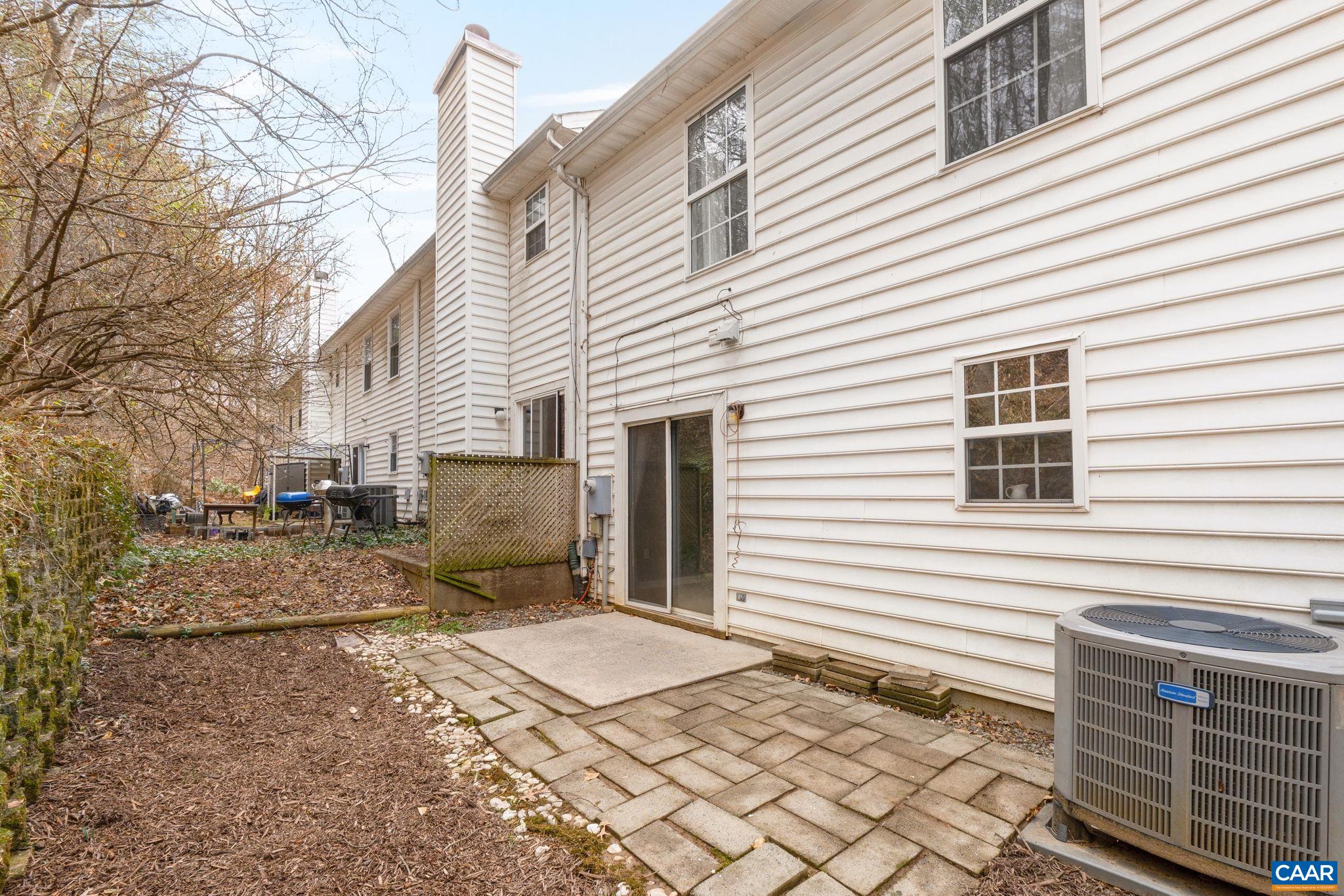 972 TOWNE LN