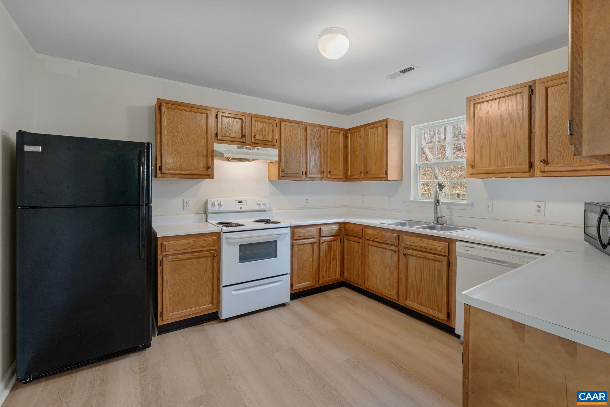 972 TOWNE LN