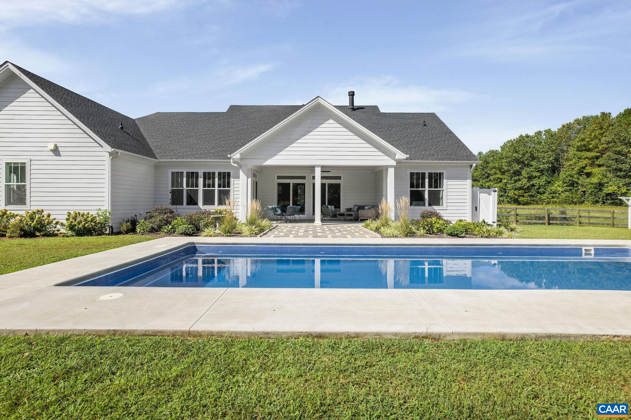 1570 JAMES RIVER RD