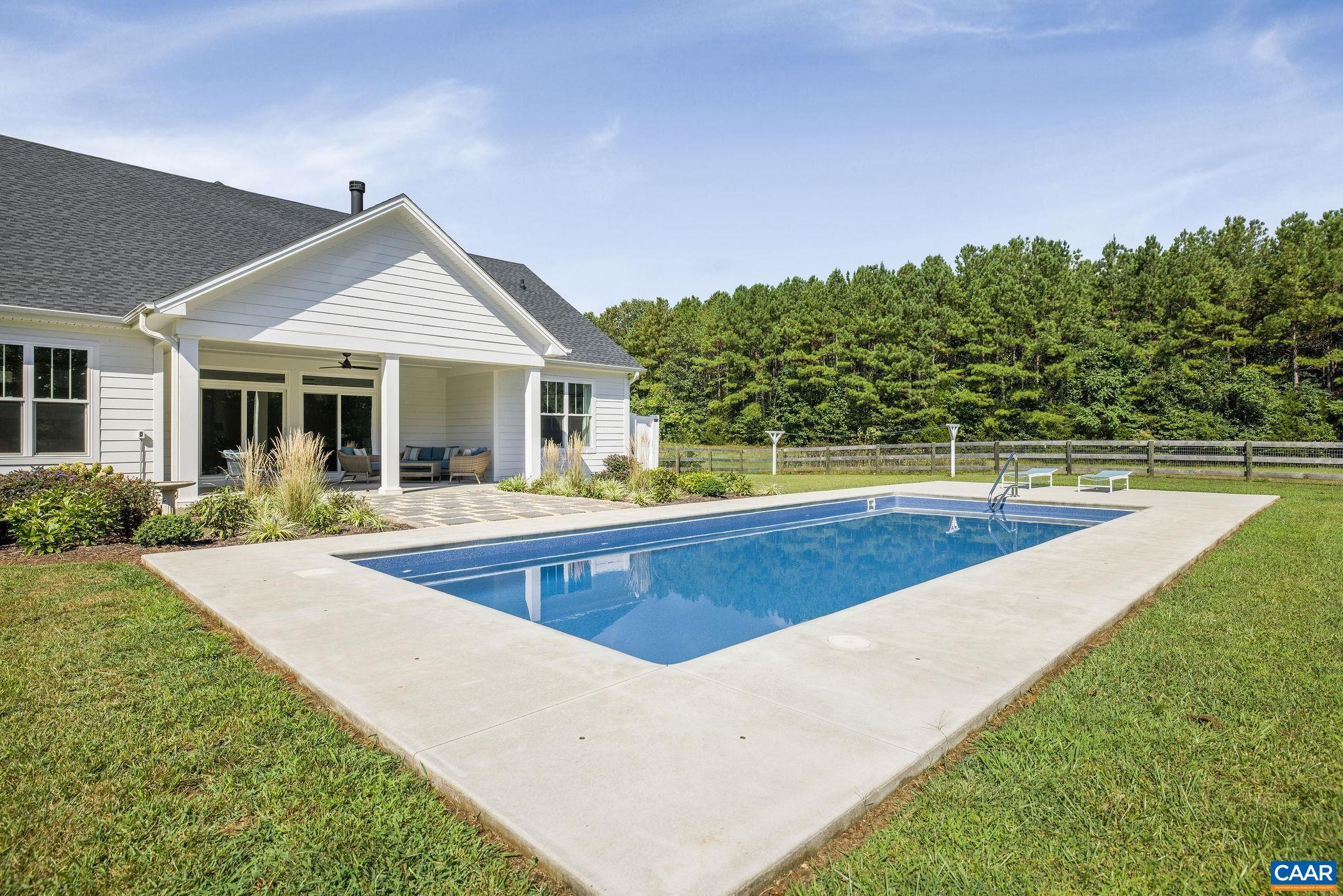 1570 JAMES RIVER RD