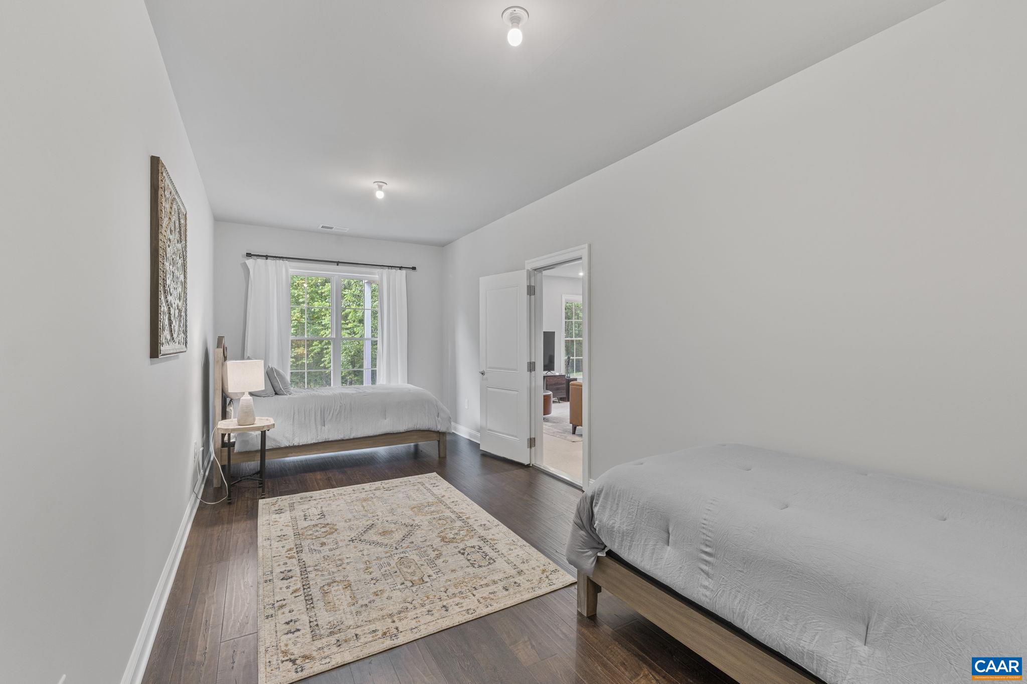 336 AVONDALE LN