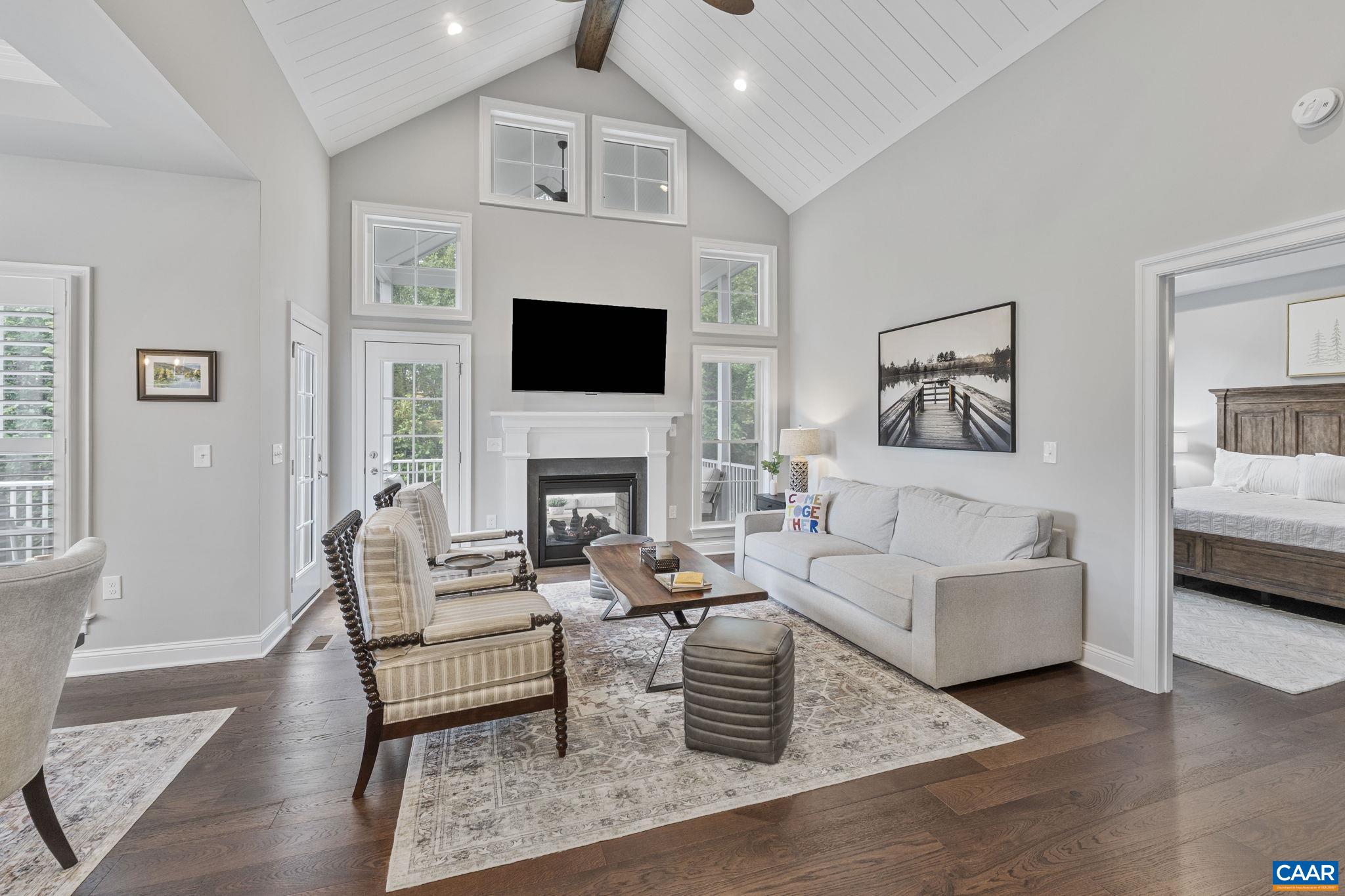 336 AVONDALE LN